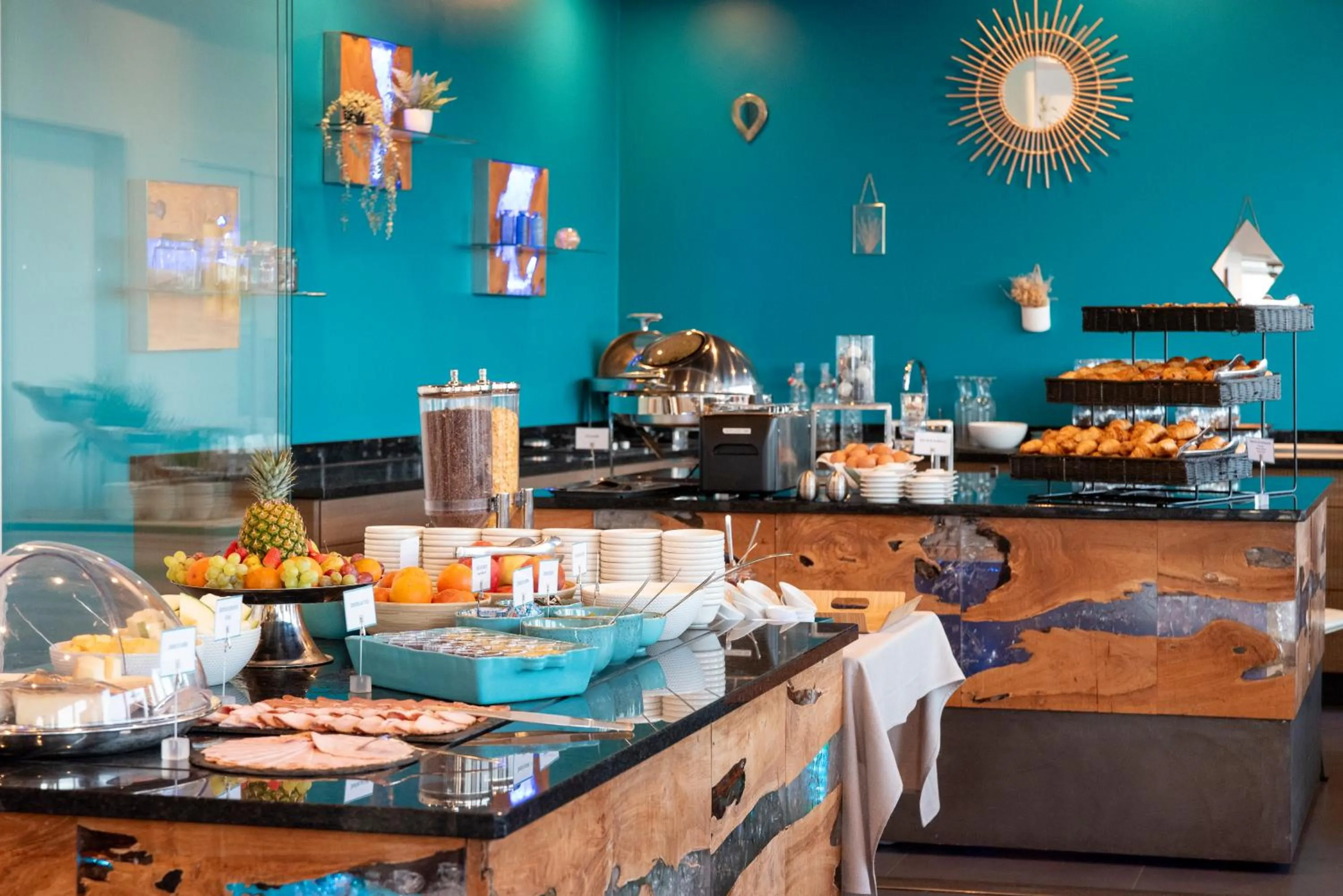 Breakfast in Côté Thalasso Hôtel & Spa Marin