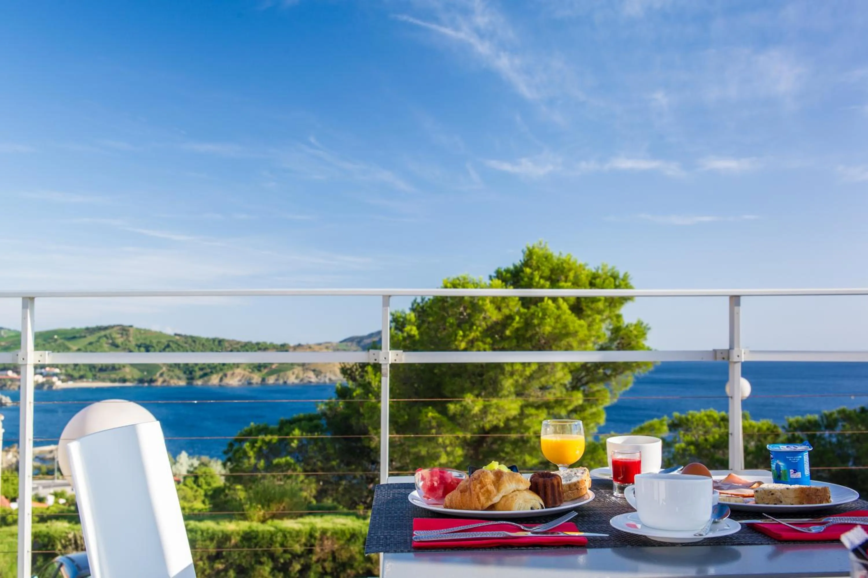 Restaurant/places to eat in Côté Thalasso Hôtel & Spa Marin