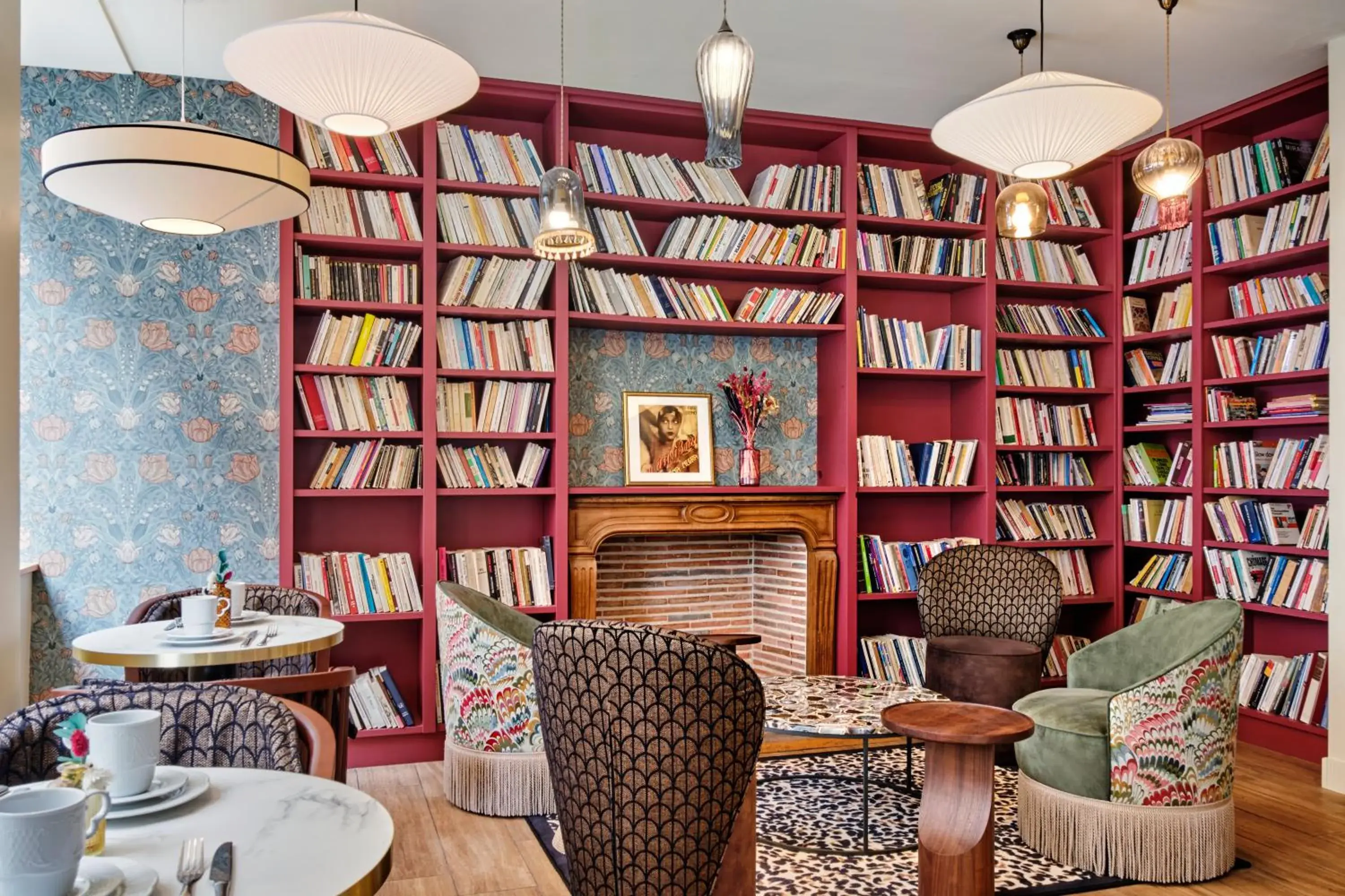 Lobby or reception in Hôtel Joséphine by Happyculture Lobby or reception in Hôtel Joséphine by Happyculture