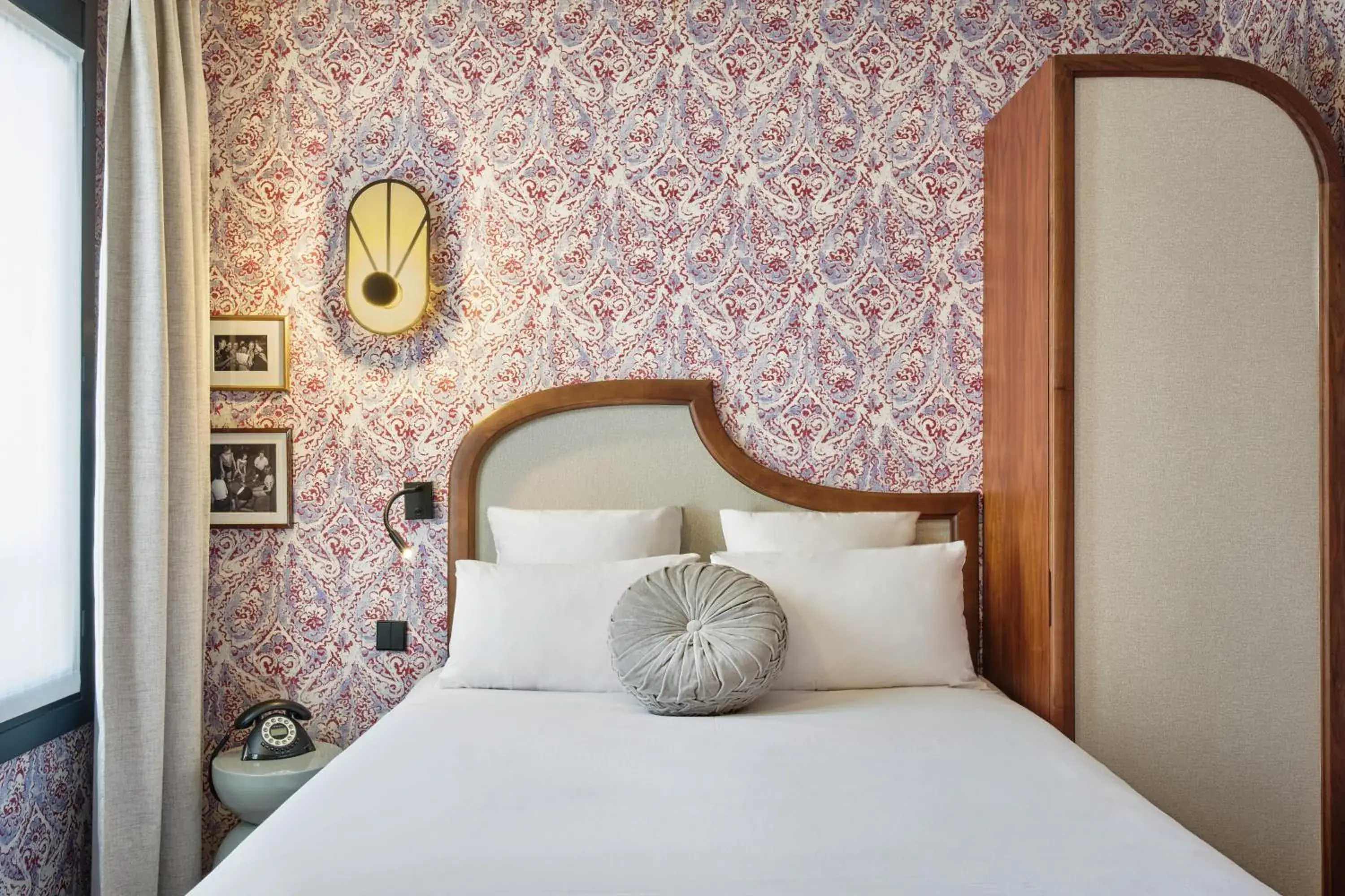 Photo of the whole room, Bed in Hôtel Joséphine by Happyculture Photo of the whole room, Bed in Hôtel Joséphine by Happyculture