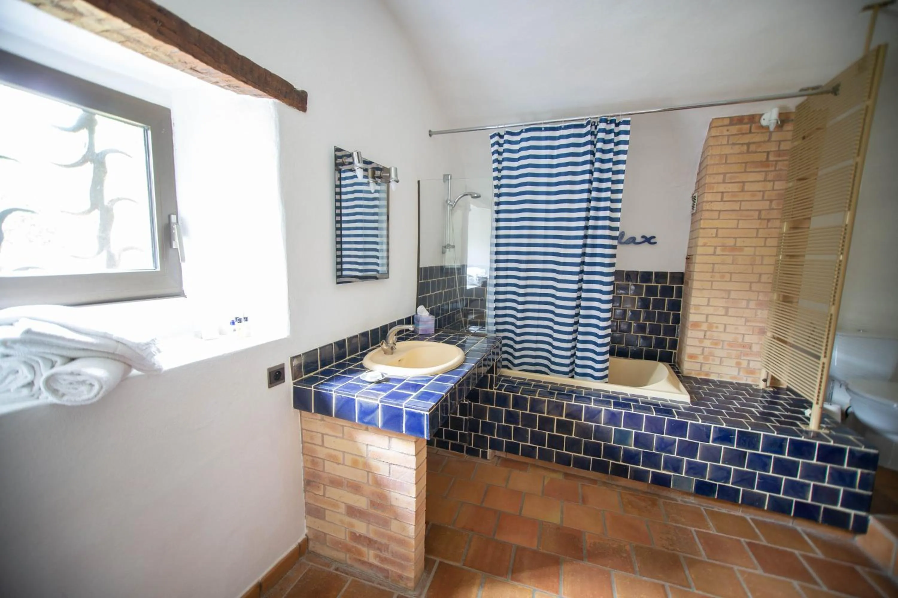 Bathroom in Châteauzen