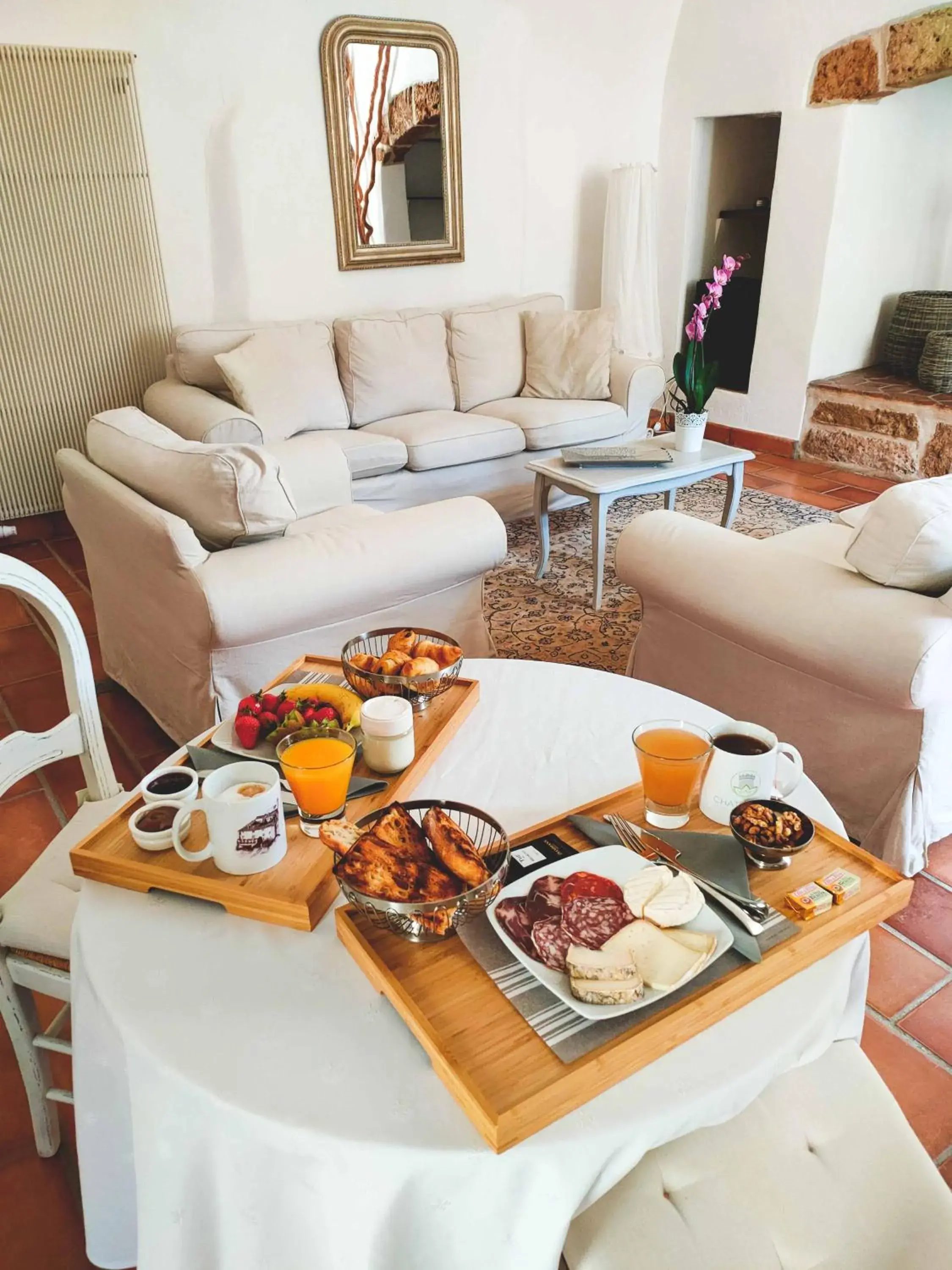 Two-Bedroom Suite - single occupancy in Château de Madières - Châteauzen Two-Bedroom Suite - single occupancy in Château de Madières - Châteauzen