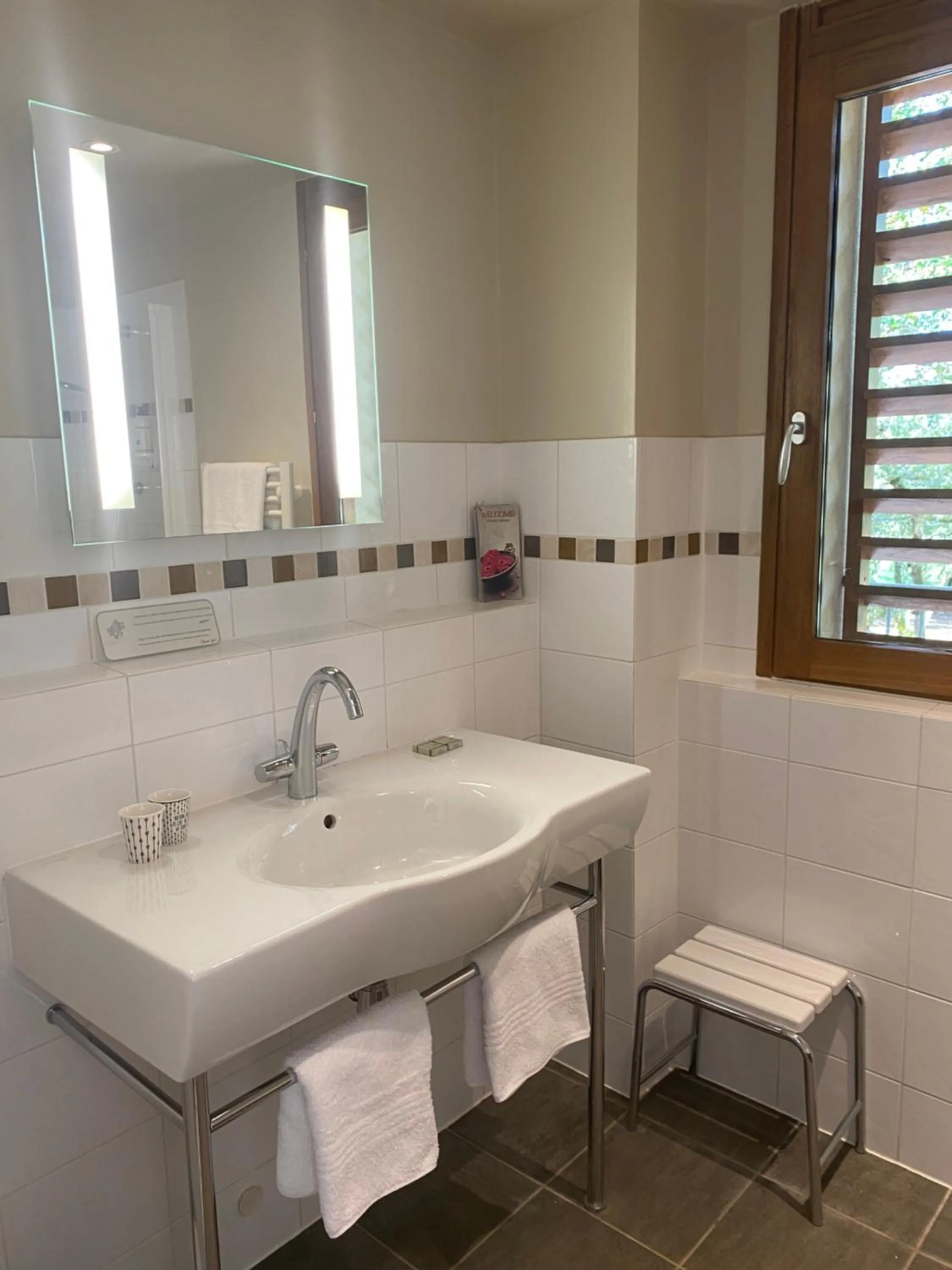 Bathroom in Hôtel Les Esclargies