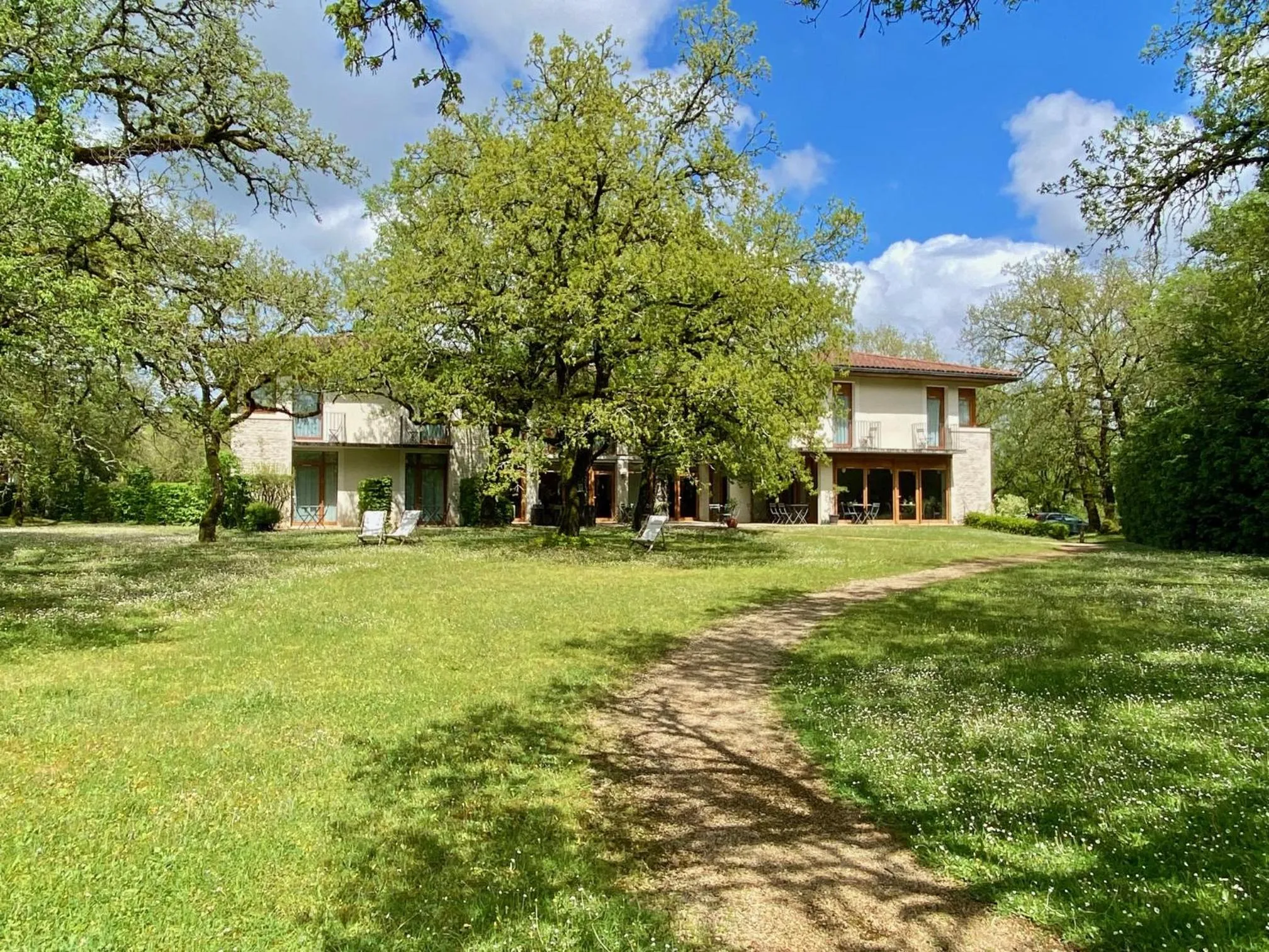 Garden in Hôtel Les Esclargies