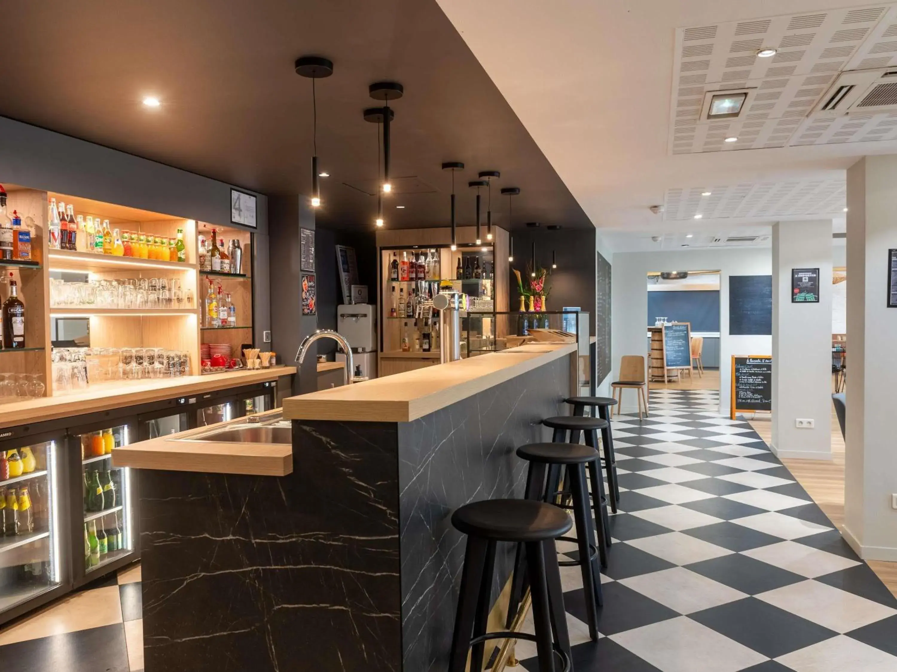 Lounge or bar in ibis Lyon Est Bron Lounge or bar in ibis Lyon Est Bron