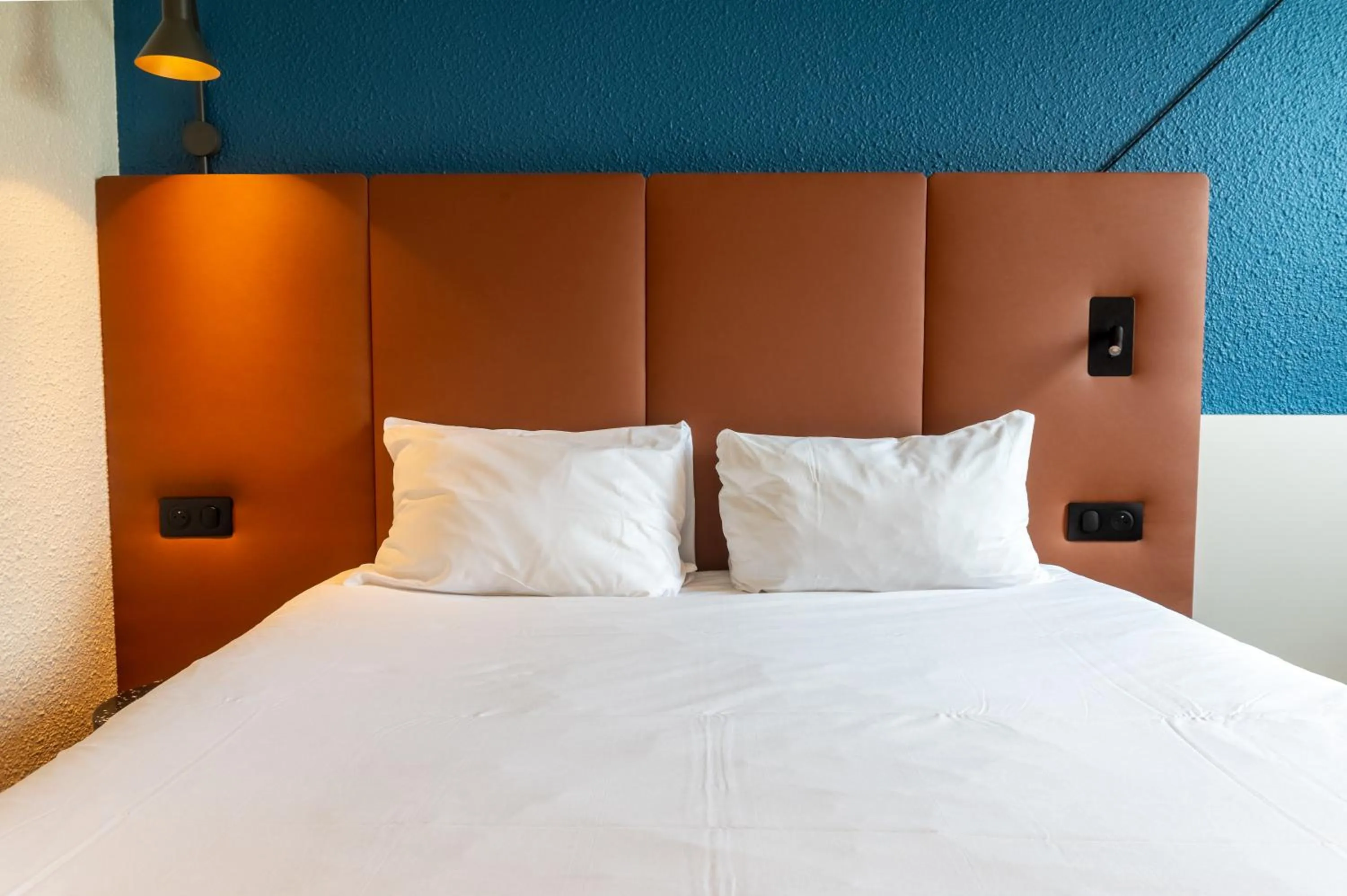 Bed in ibis Lyon Est Bron