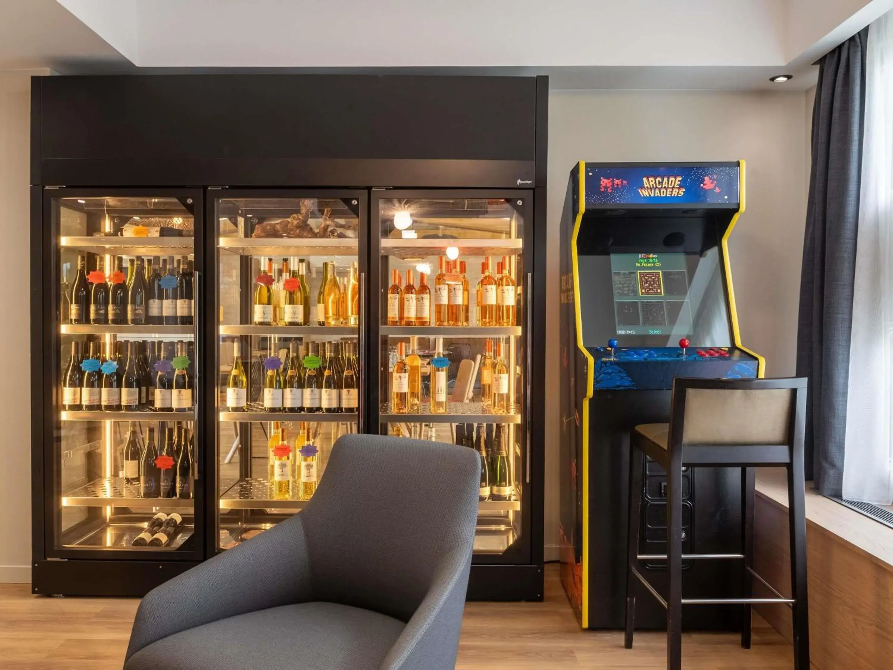 Lounge or bar in ibis Lyon Est Bron Lounge or bar in ibis Lyon Est Bron