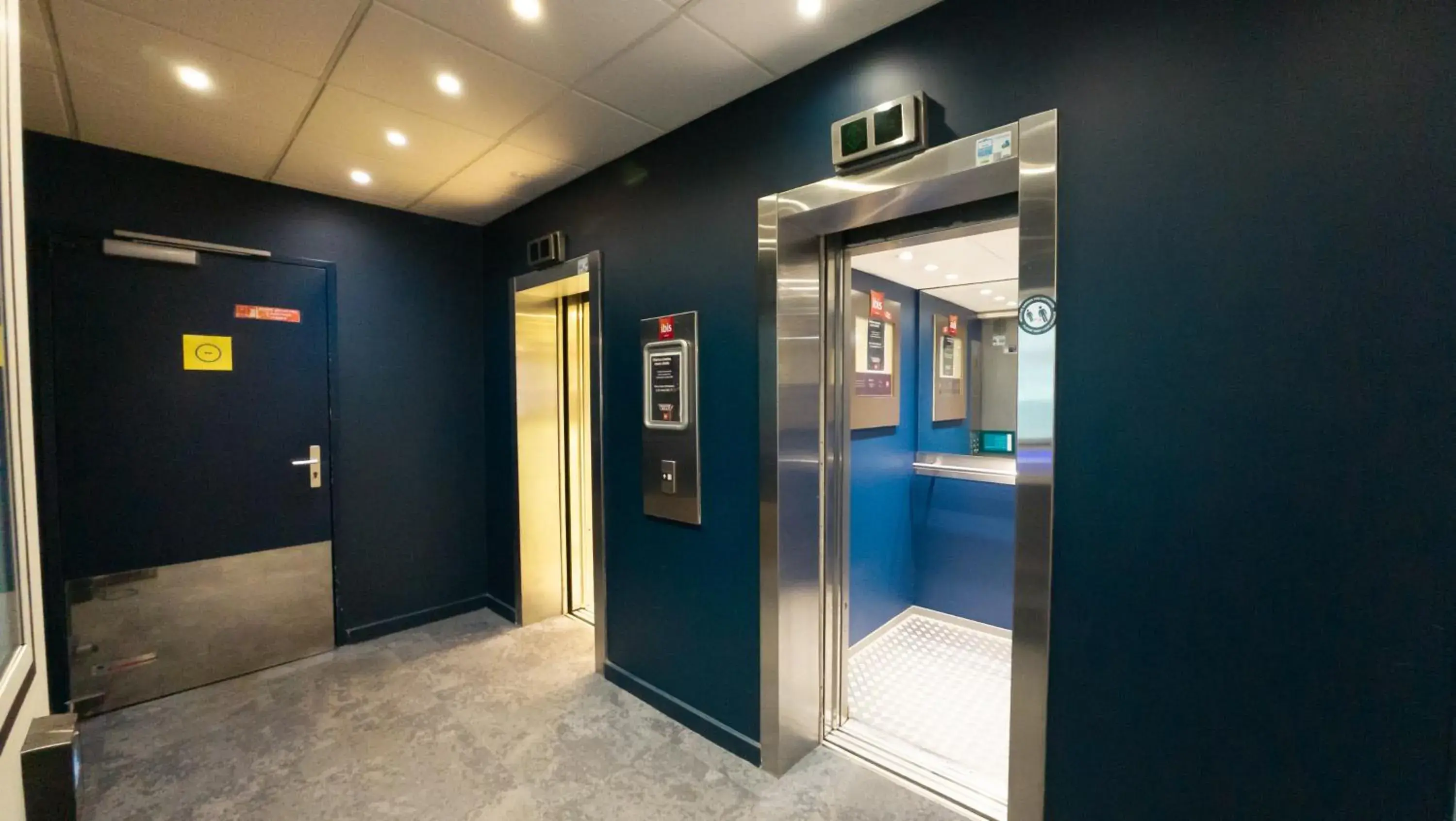 Lobby or reception in ibis Lyon Est Bron Lobby or reception in ibis Lyon Est Bron