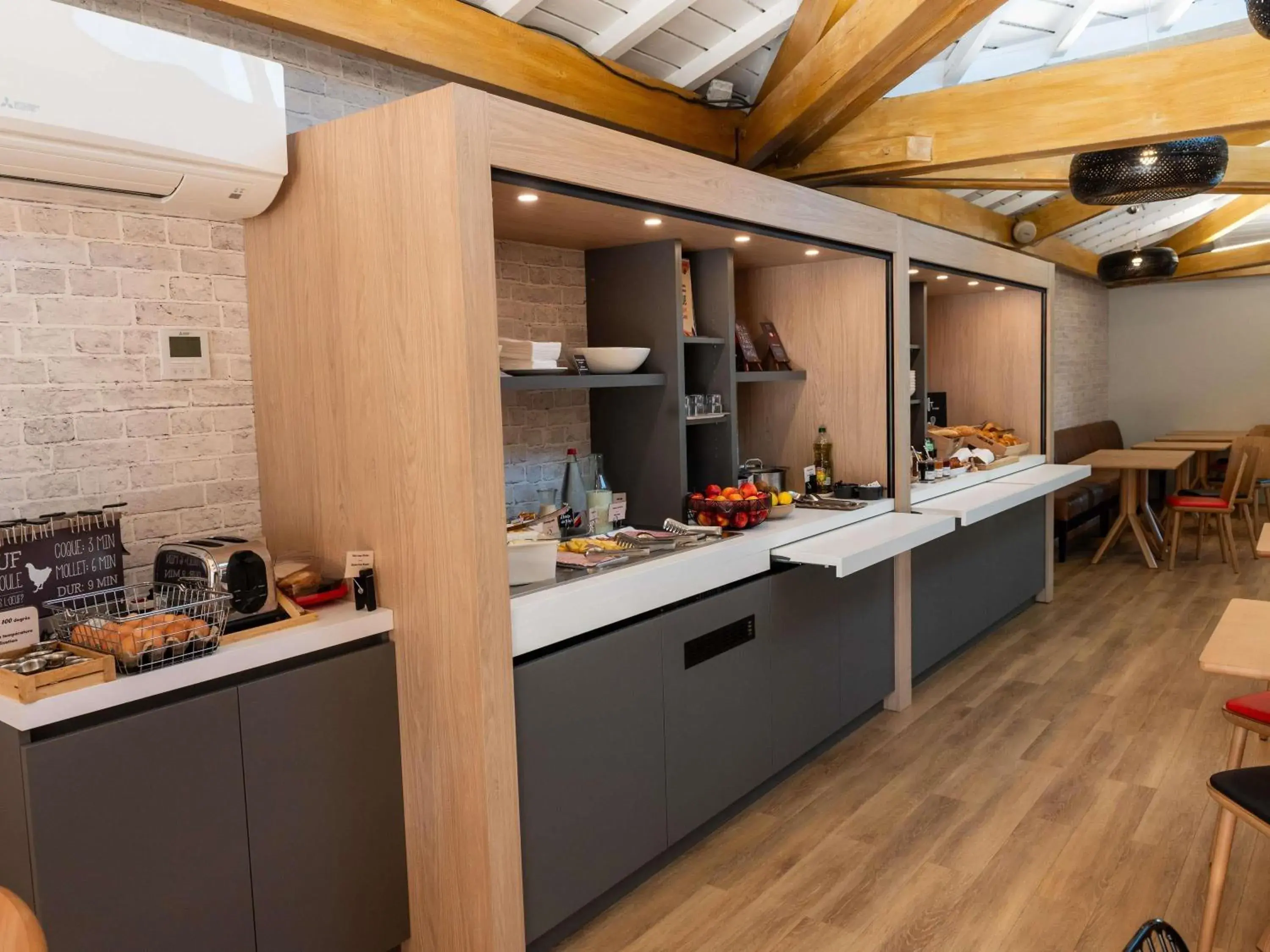 Restaurant/places to eat in ibis Lyon Est Bron Restaurant/places to eat in ibis Lyon Est Bron