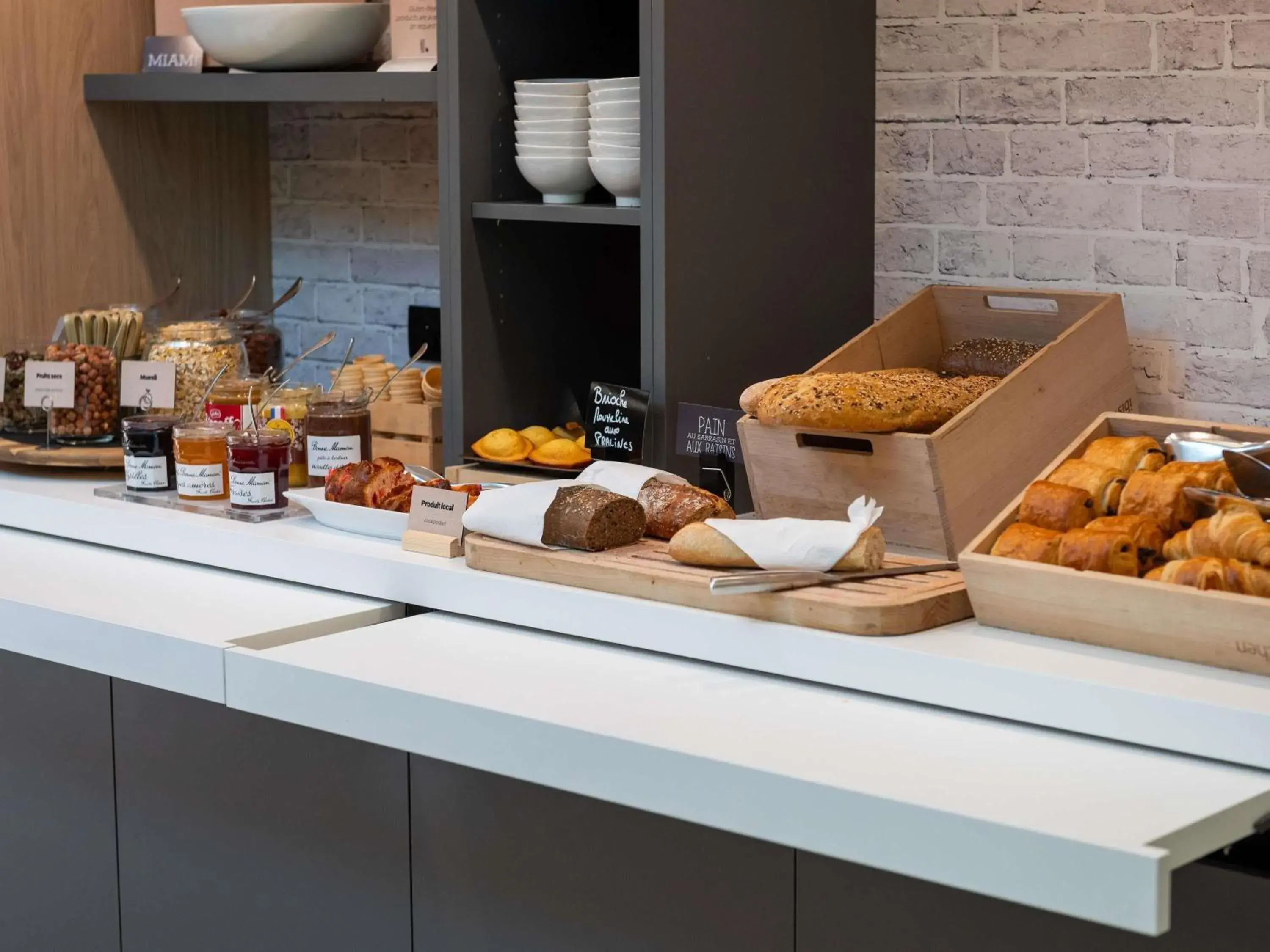 Breakfast in ibis Lyon Est Bron Breakfast in ibis Lyon Est Bron