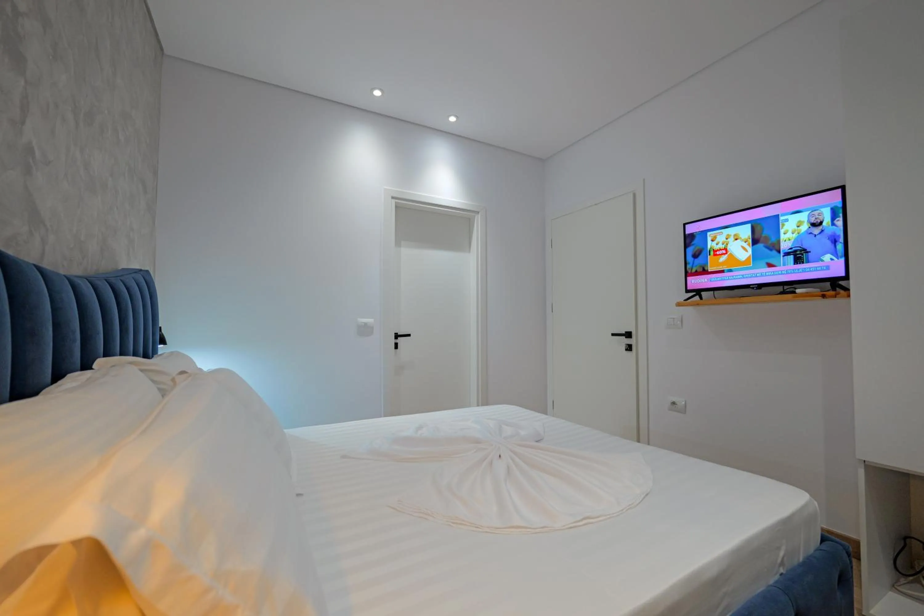TV and multimedia, Bed in Villa Juna Beach