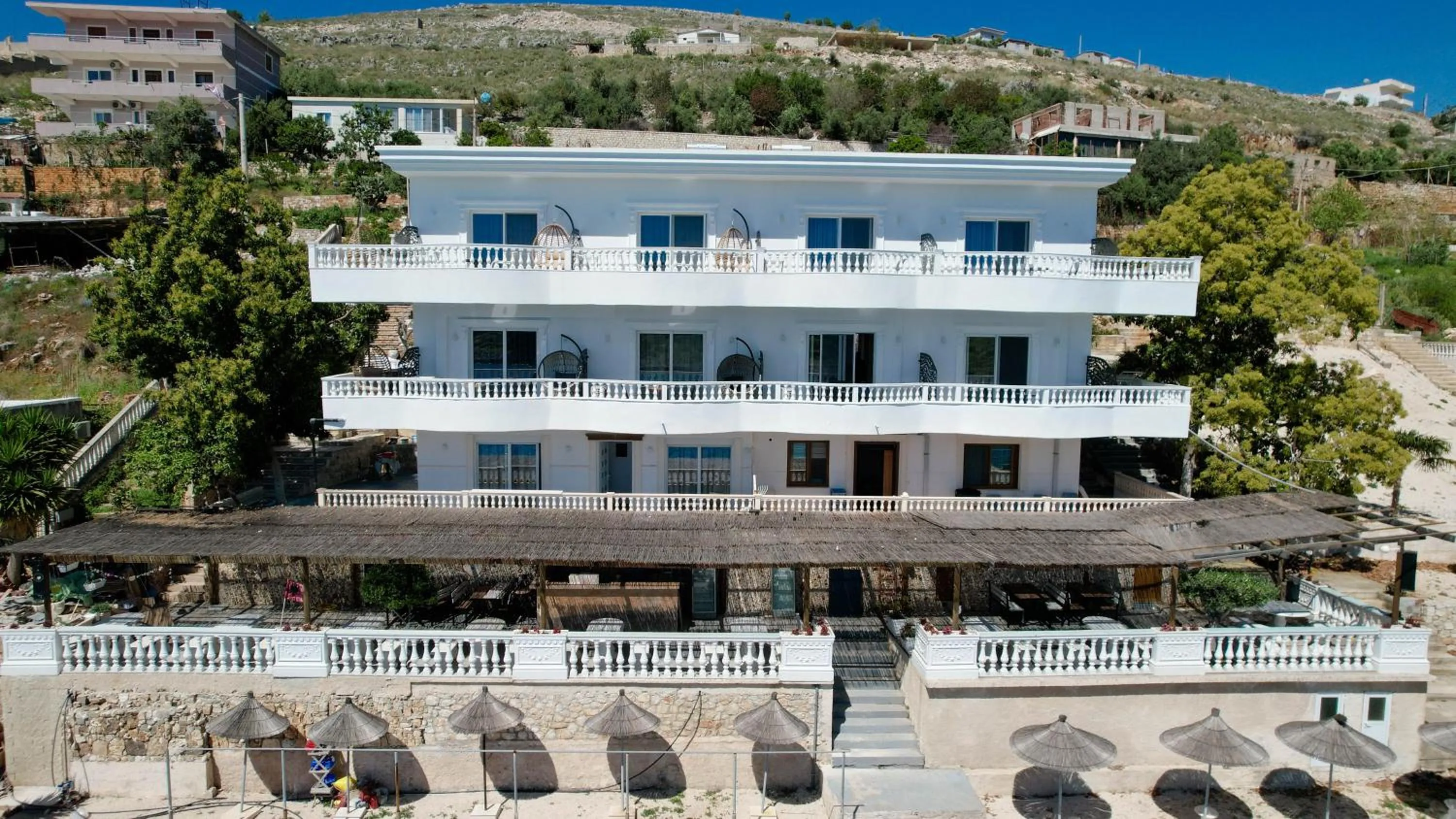 Property building in Villa Juna Beach