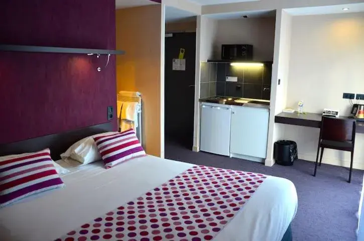 Standard Studio in Logis Golfe Hotel Standard Studio in Logis Golfe Hotel