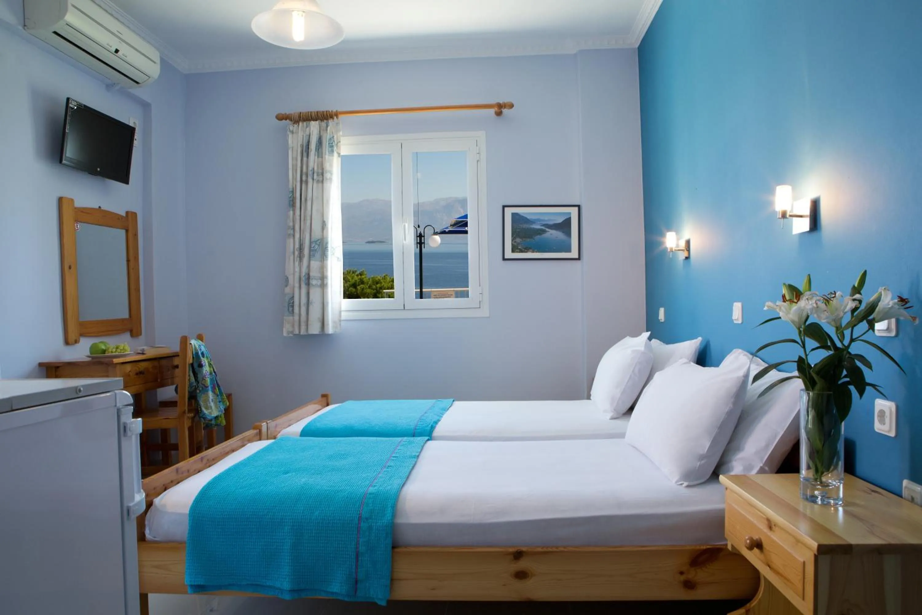 Photo of the whole room, Bed in Jimmy's House