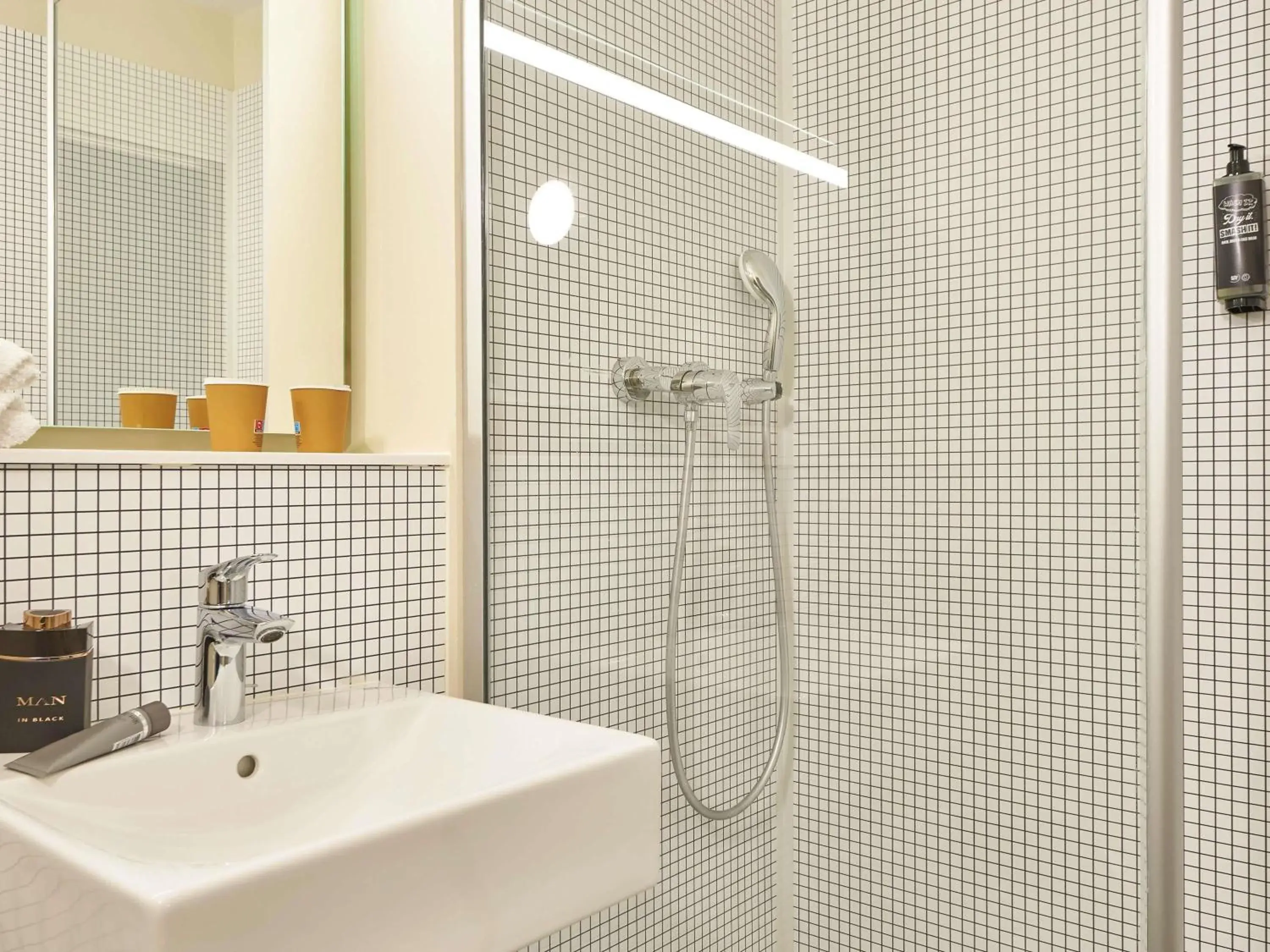 Property building in ibis budget Paris Porte d'Aubervilliers Property building in ibis budget Paris Porte d'Aubervilliers