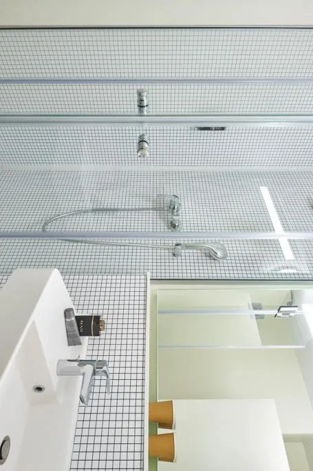 Shower in ibis budget Paris Porte d'Aubervilliers