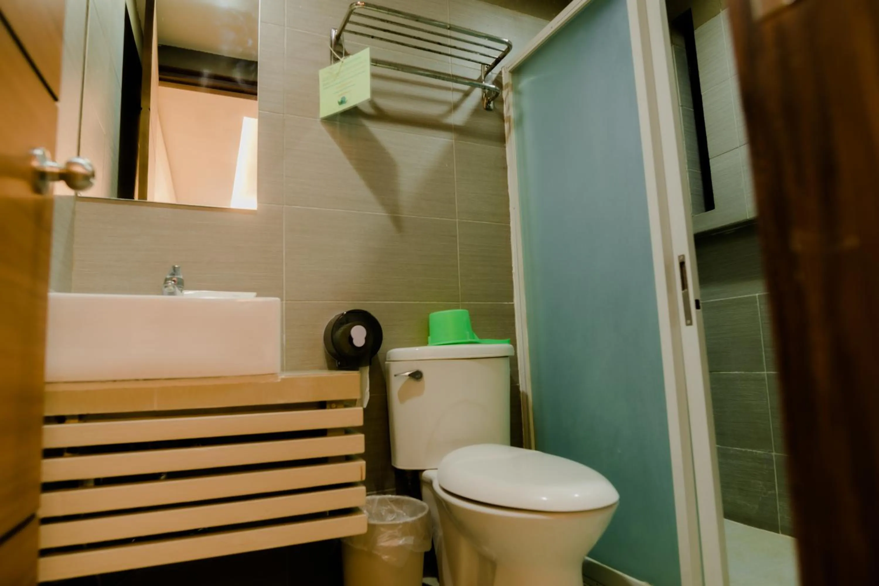 Bathroom in The Horizon Suites and Arcade