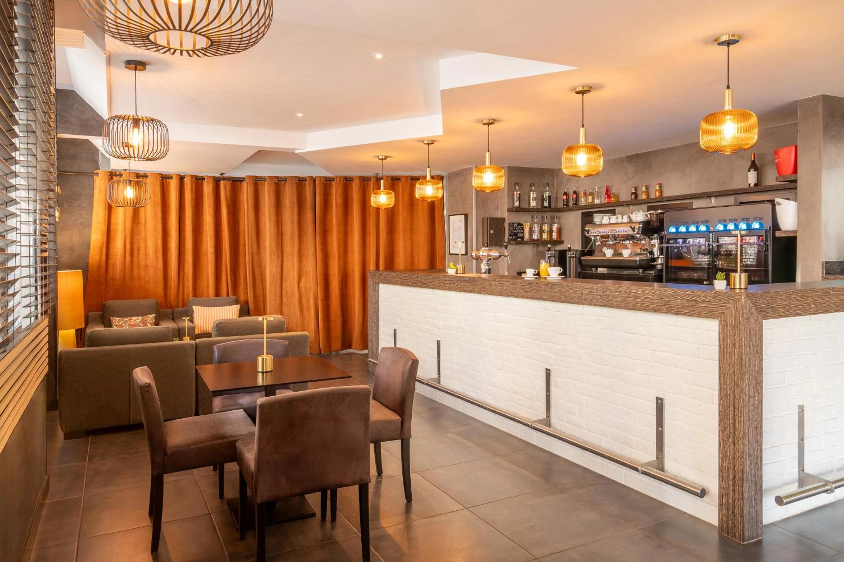 Lounge or bar in Urban Hotel & Spa Aix-les-Bains - BW Signature Collection