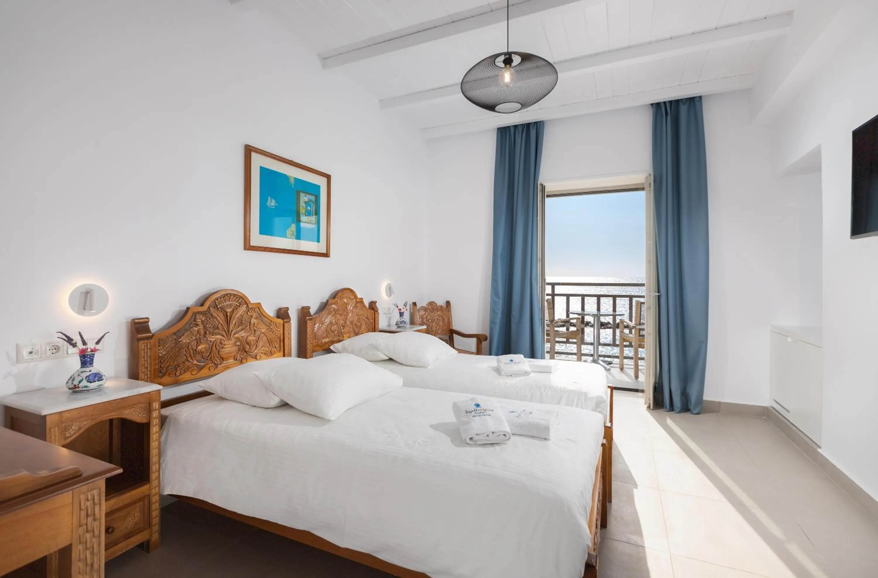 Bedroom, Bed in Hydroussa Skyros