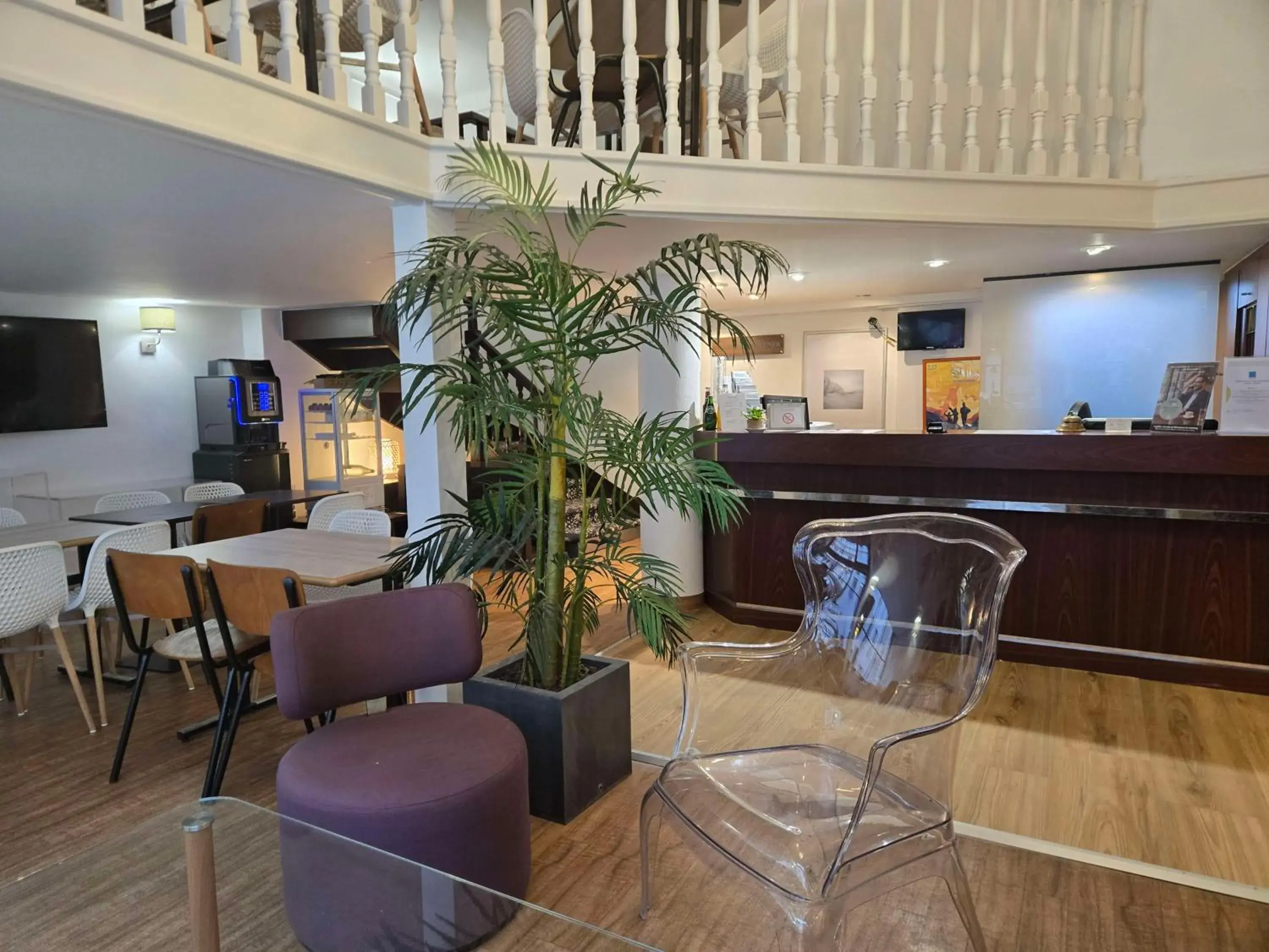 Lobby or reception in Sure Hotel By Best Western Lorient Centre Lobby or reception in Sure Hotel By Best Western Lorient Centre