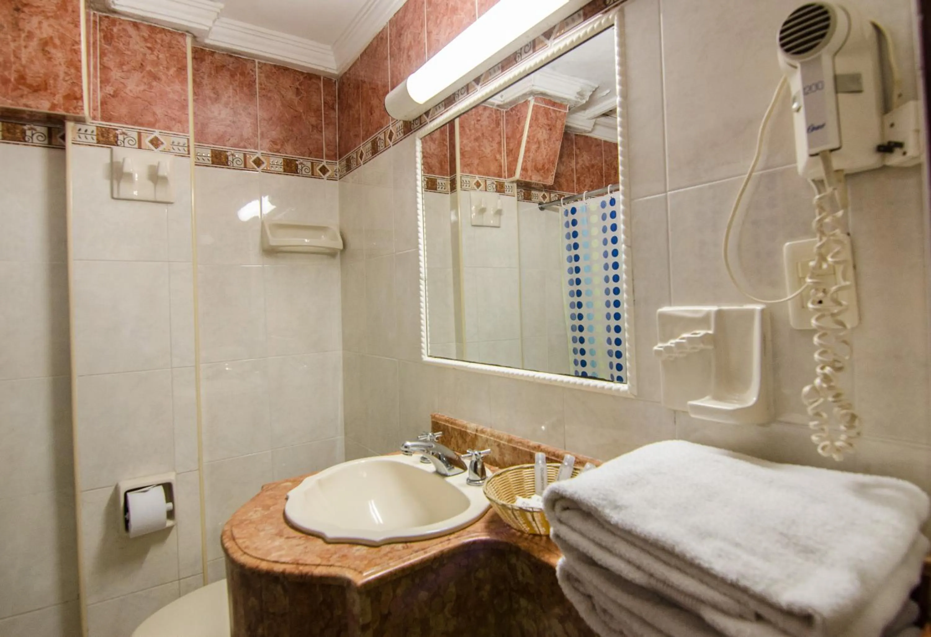 Bathroom in Hotel Majestic