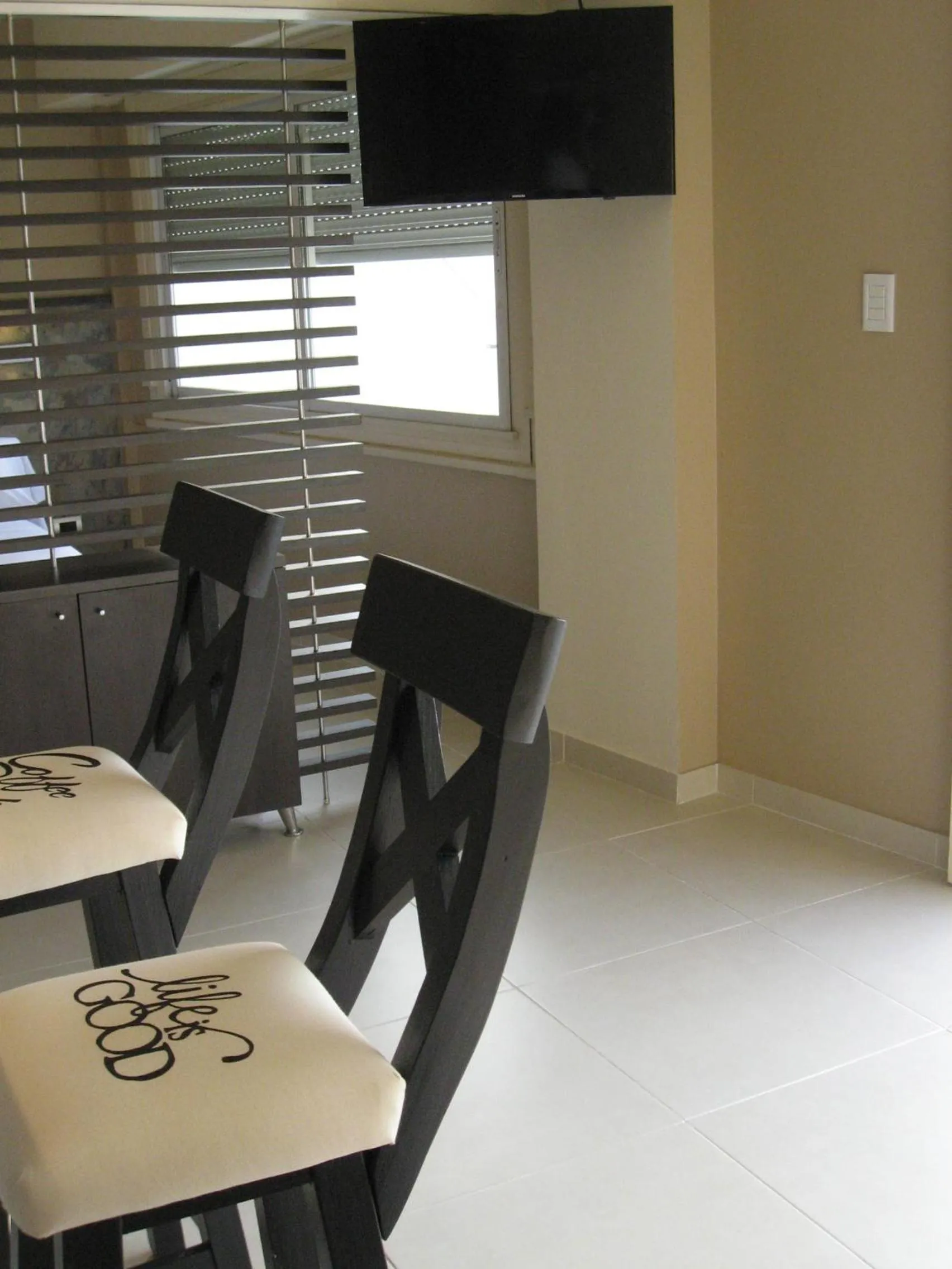 TV and multimedia in Callao Suites Recoleta