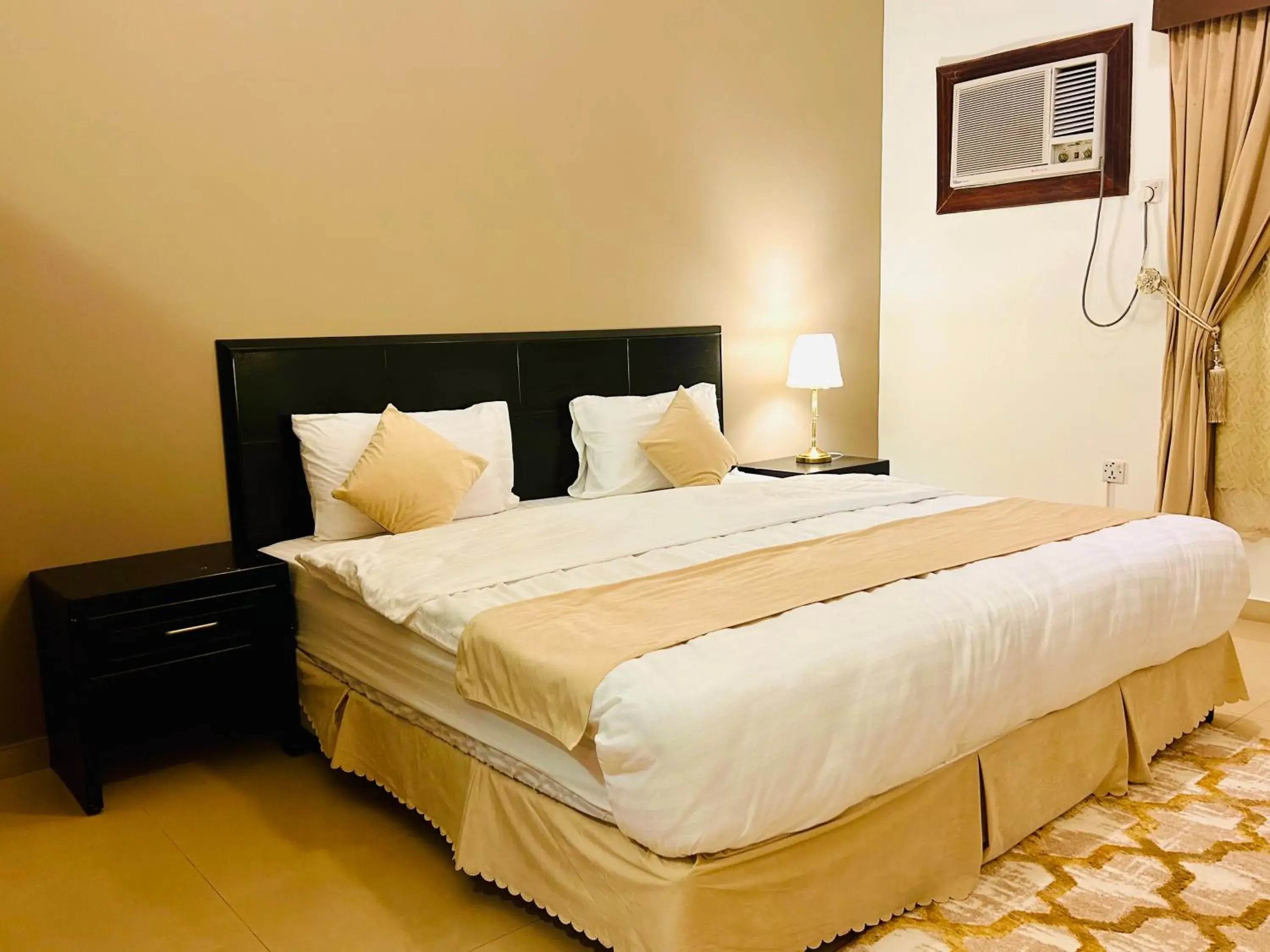 Single Room with Bathroom in Arabian Palm Hotel Single Room with Bathroom in Arabian Palm Hotel