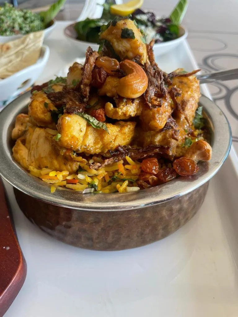 Restaurant/places to eat in Arabian Palm Hotel