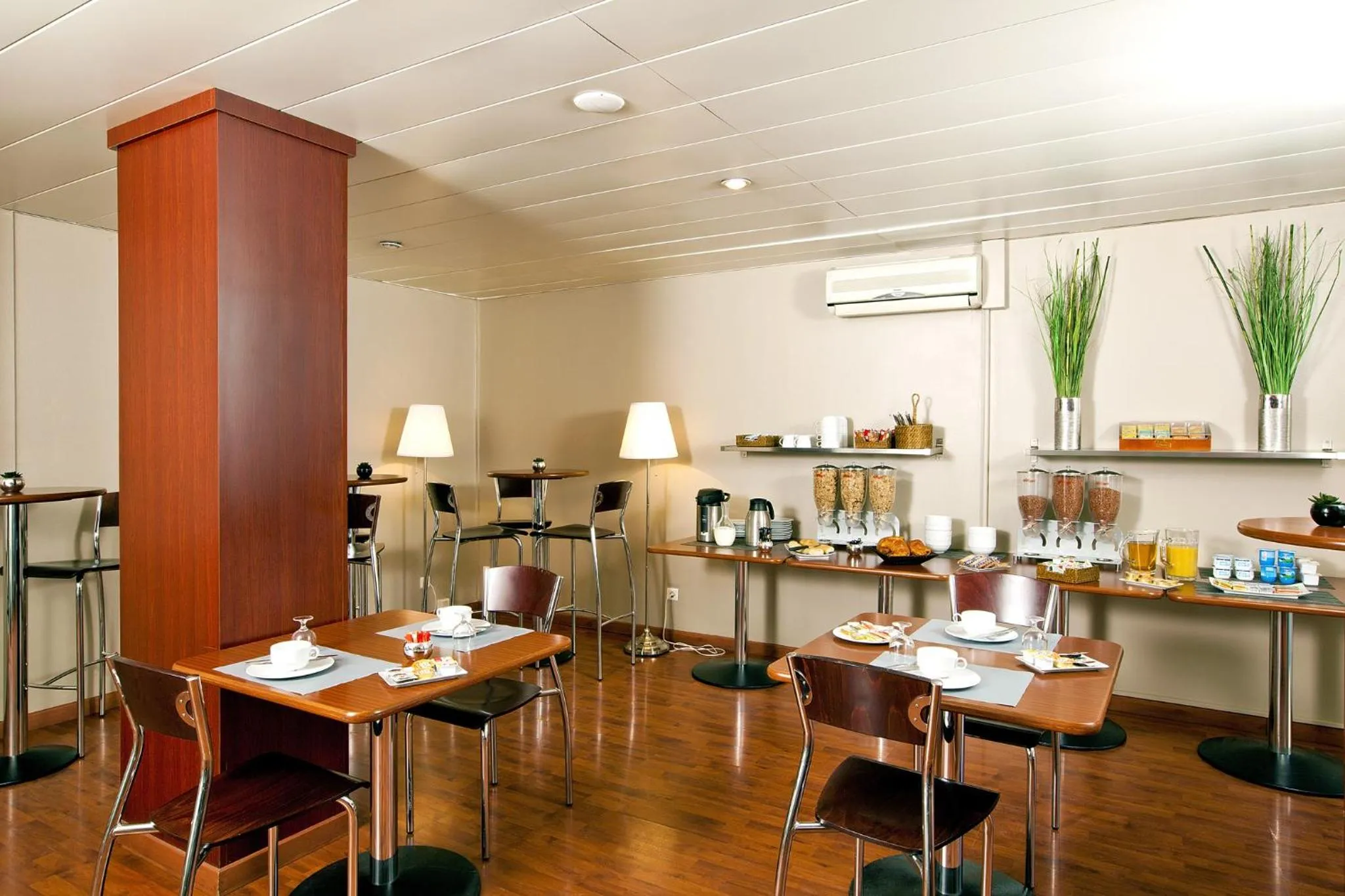 Breakfast in Séjours & Affaires Aix-en-Provence Mirabeau