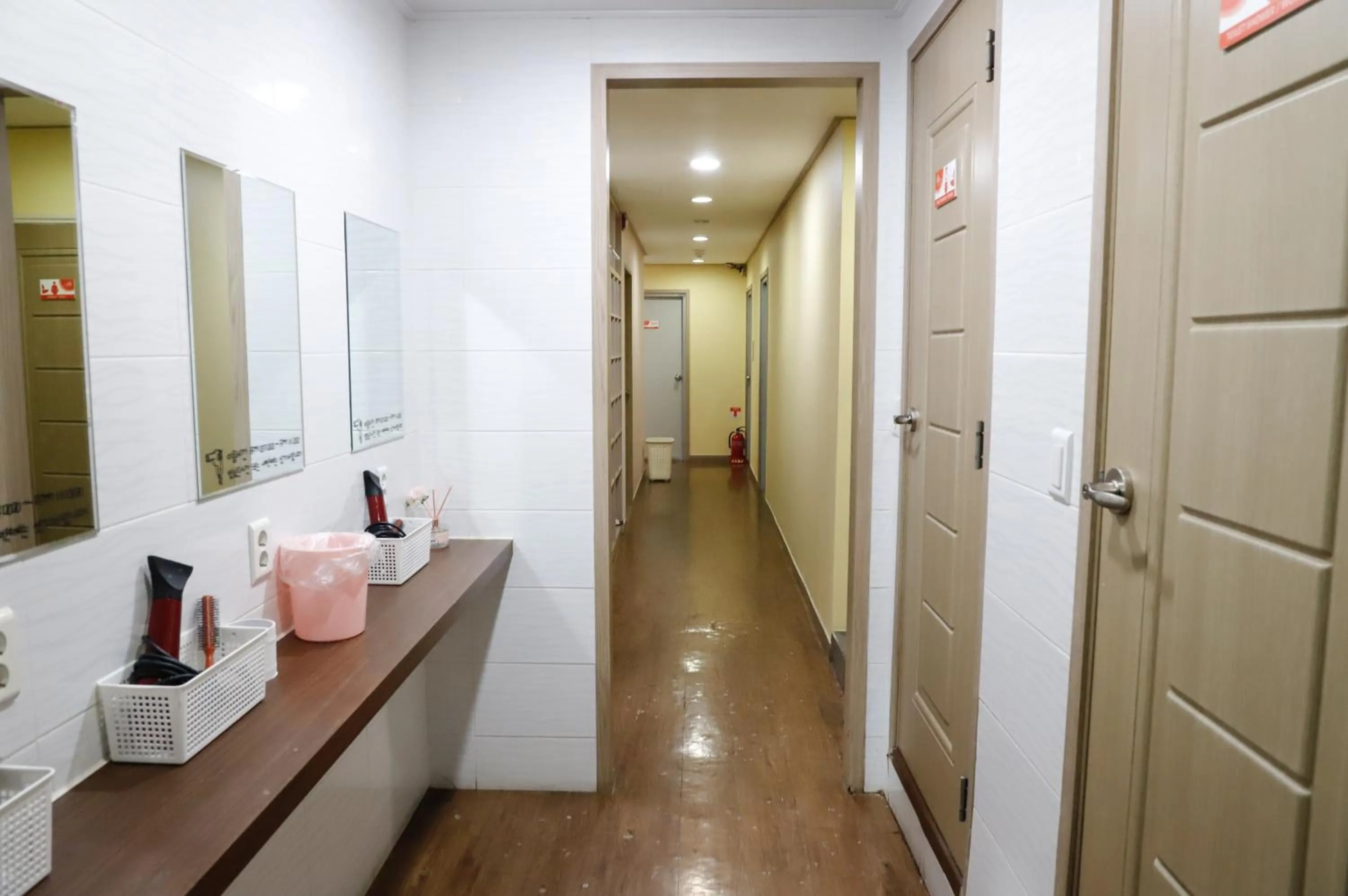 Area and facilities in Busan Sukbak Dot Com Guesthouse