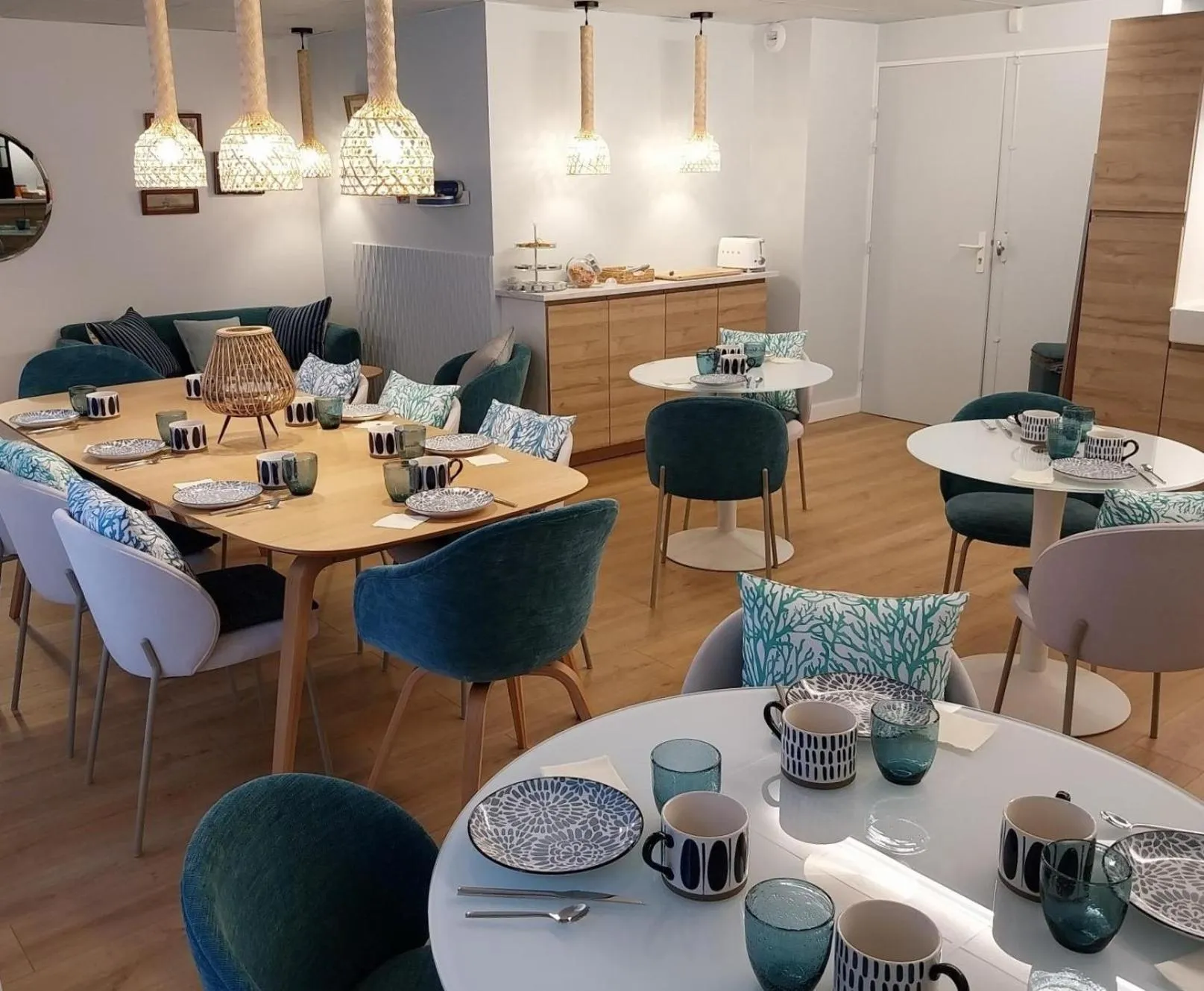 Breakfast in Séjours & Affaires La Rochelle Les Minimes