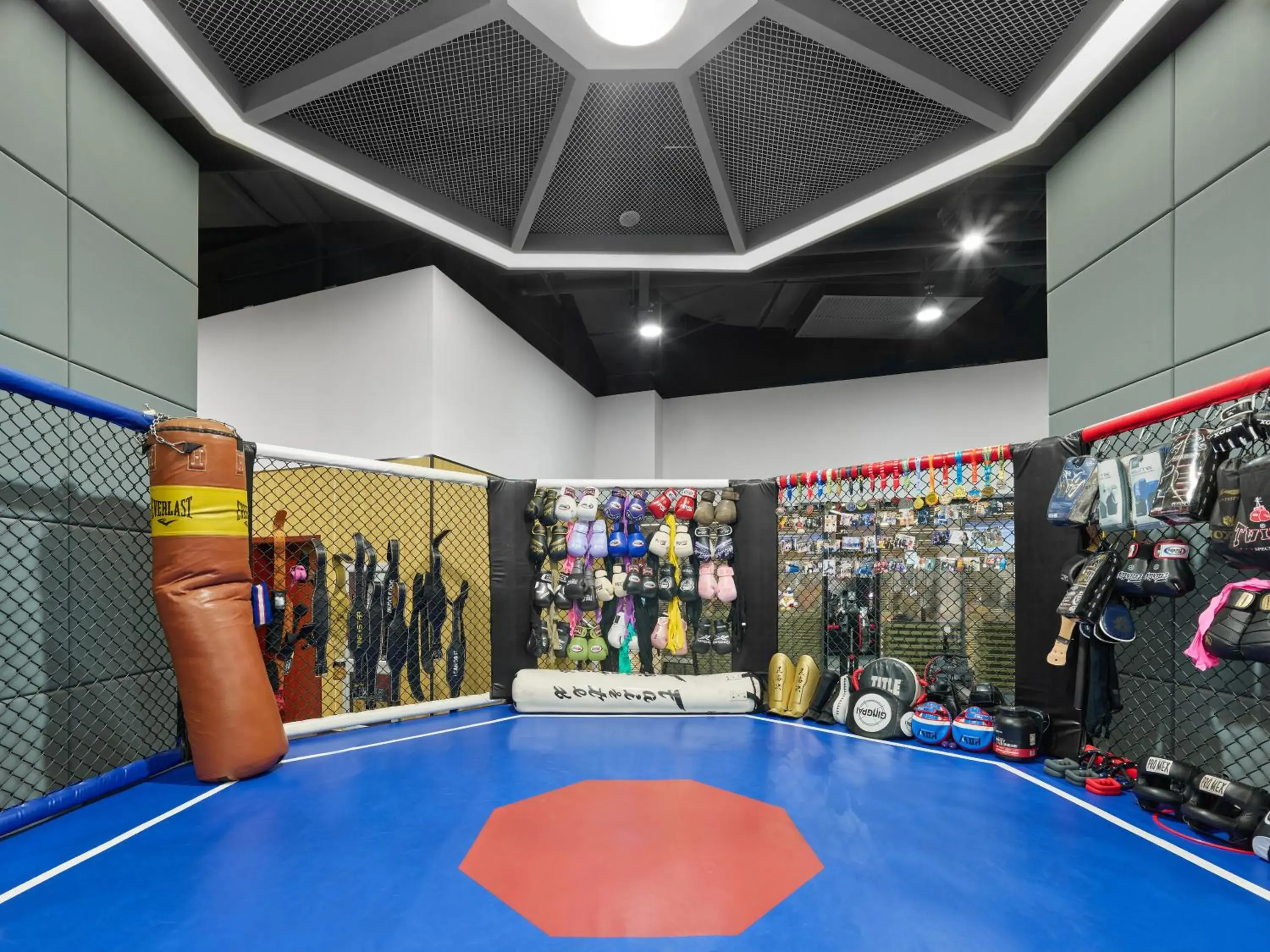 Fitness centre/facilities in Beijing Poly Plaza Hotel Fitness centre/facilities in Beijing Poly Plaza Hotel