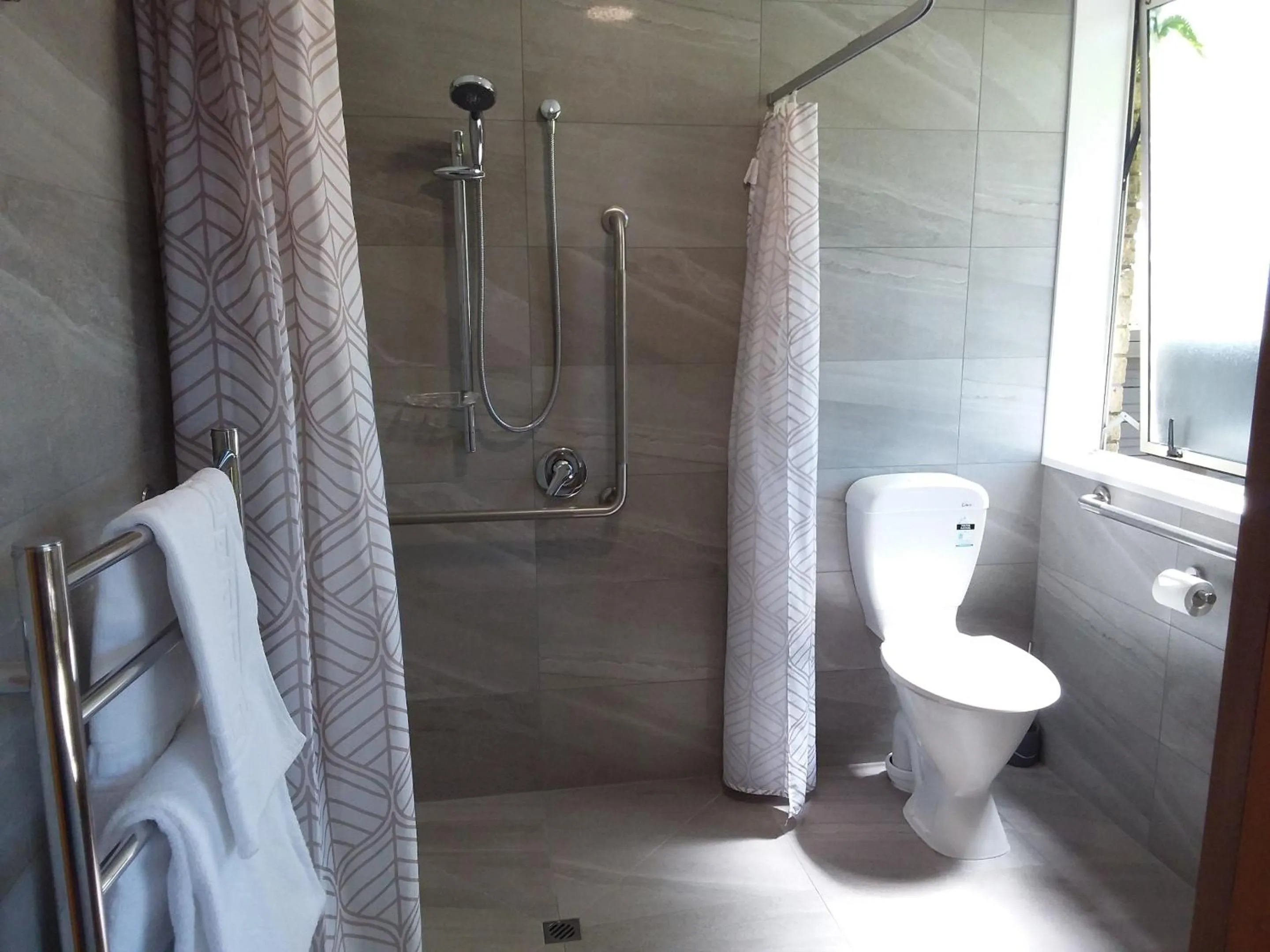 Bathroom in ASURE Chelsea Gateway Motor Lodge