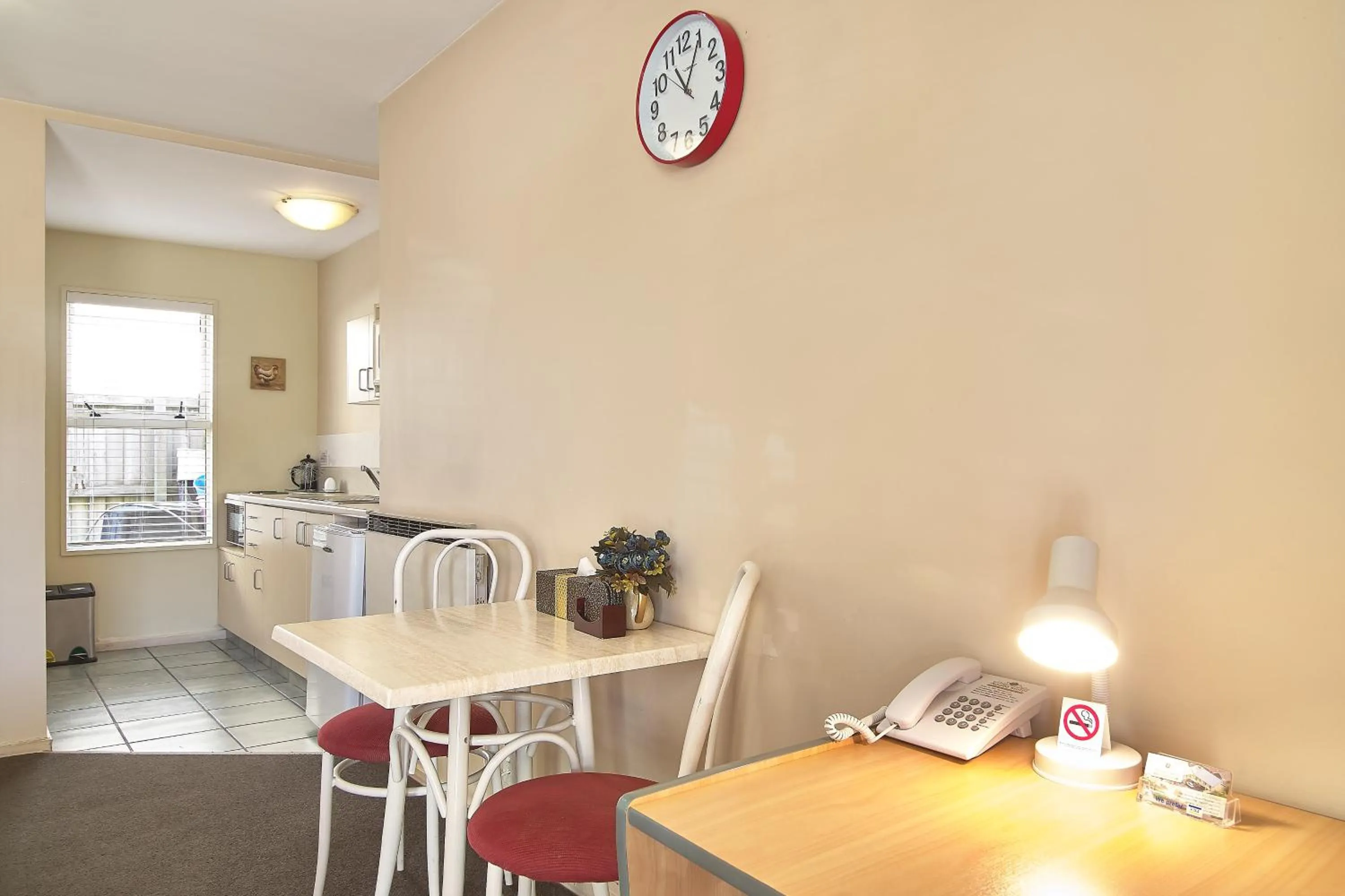 Dining area in Apollo Motel