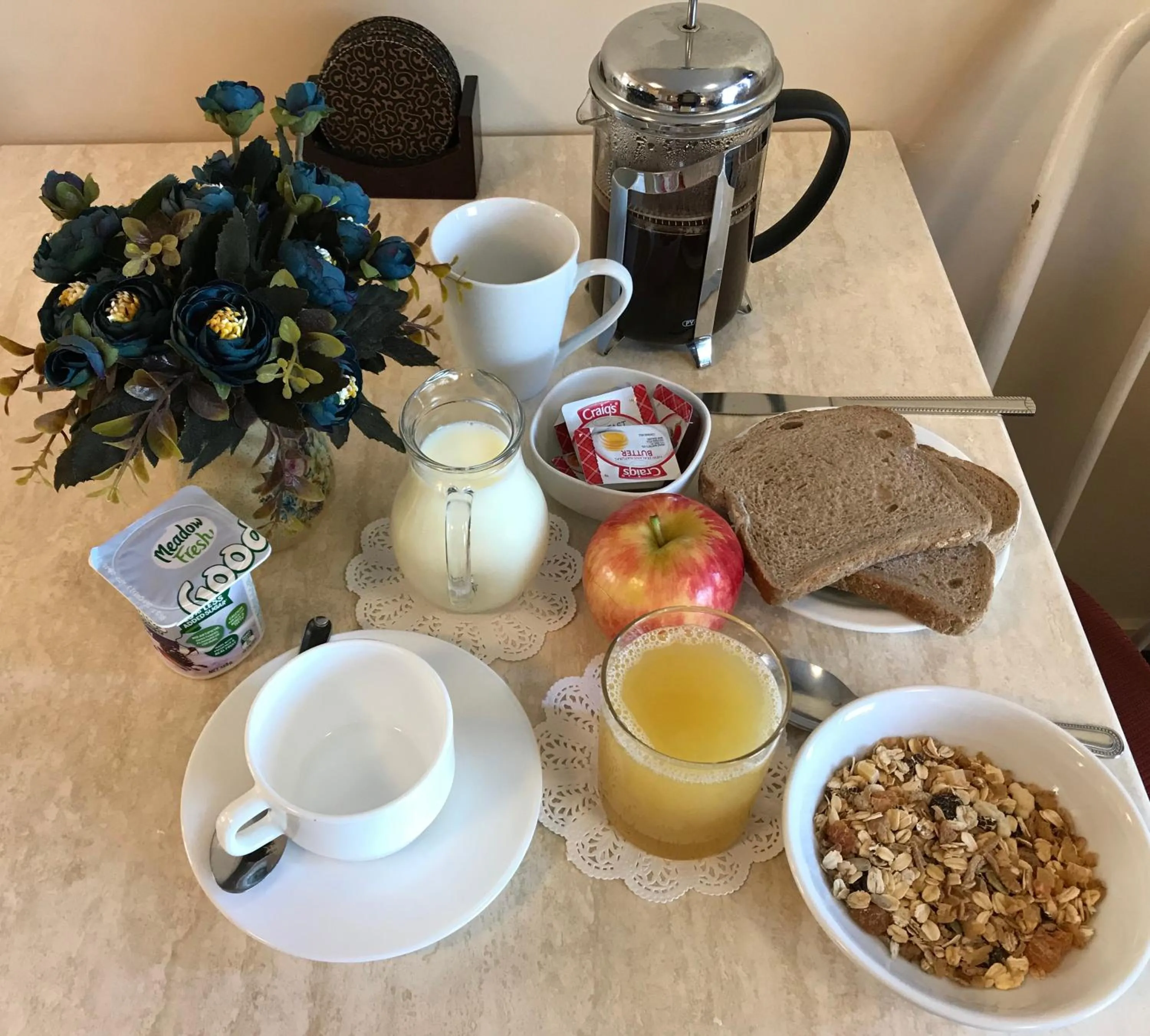 Food and drinks in Apollo Motel