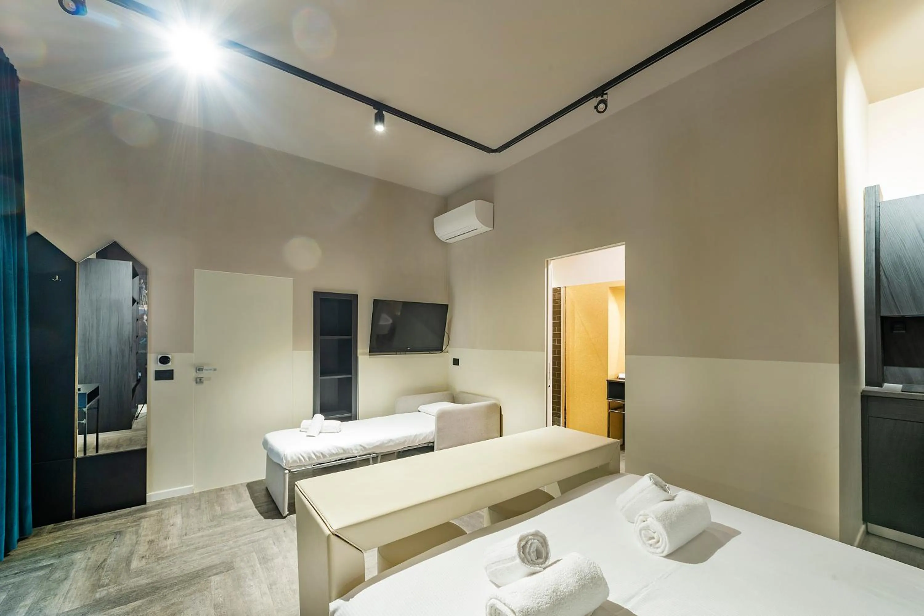 Bedroom, Bed in Italianflat - Theatrum Rooms and Suite