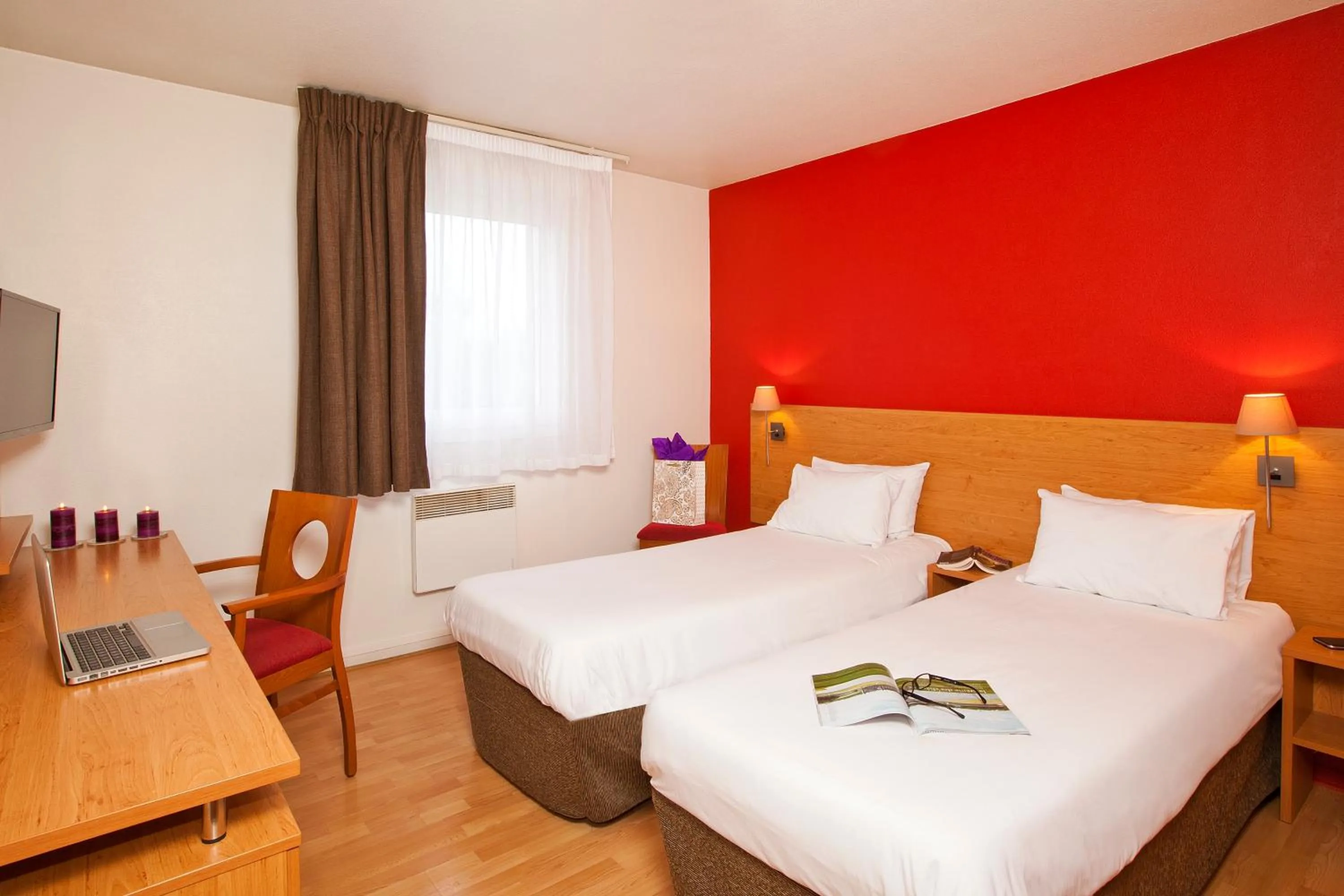 Bed in Séjours & Affaires Bordeaux de L'Yser