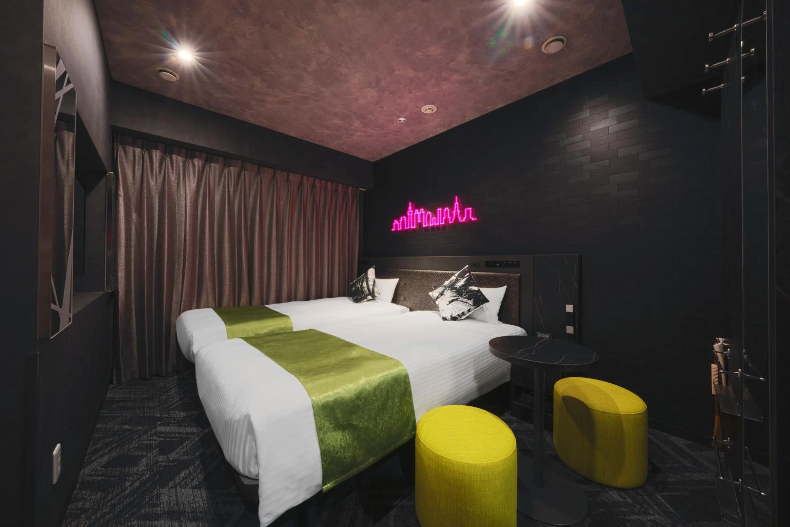 Bed in Hotel Villa Fontaine Tokyo-Shinjuku