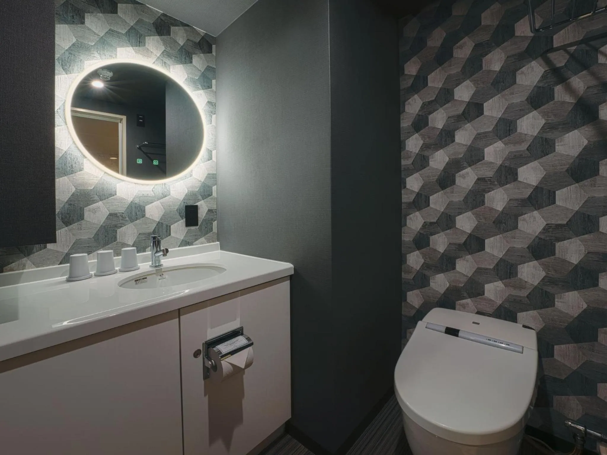 Photo of the whole room in Hotel Villa Fontaine Tokyo-Shinjuku