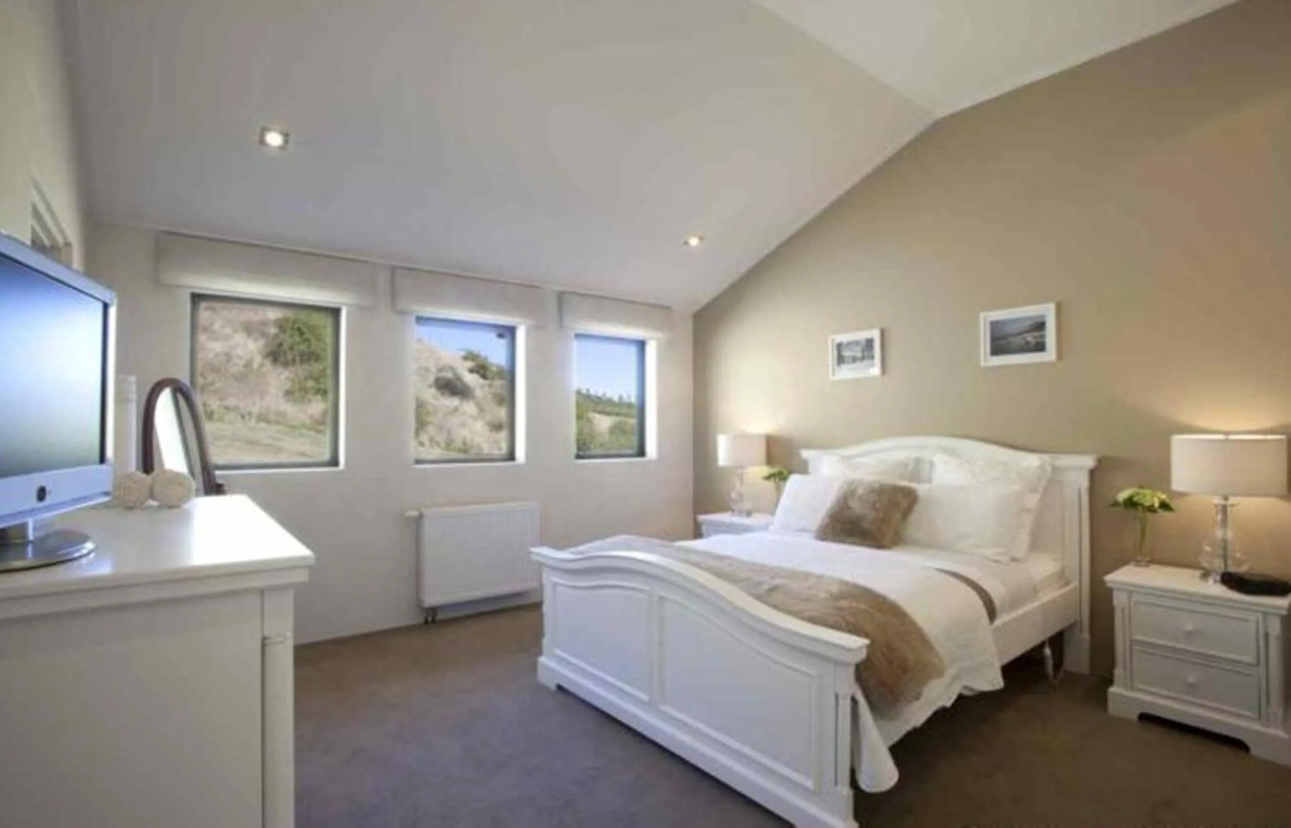 Bed in Gibbston House Boutique B&B