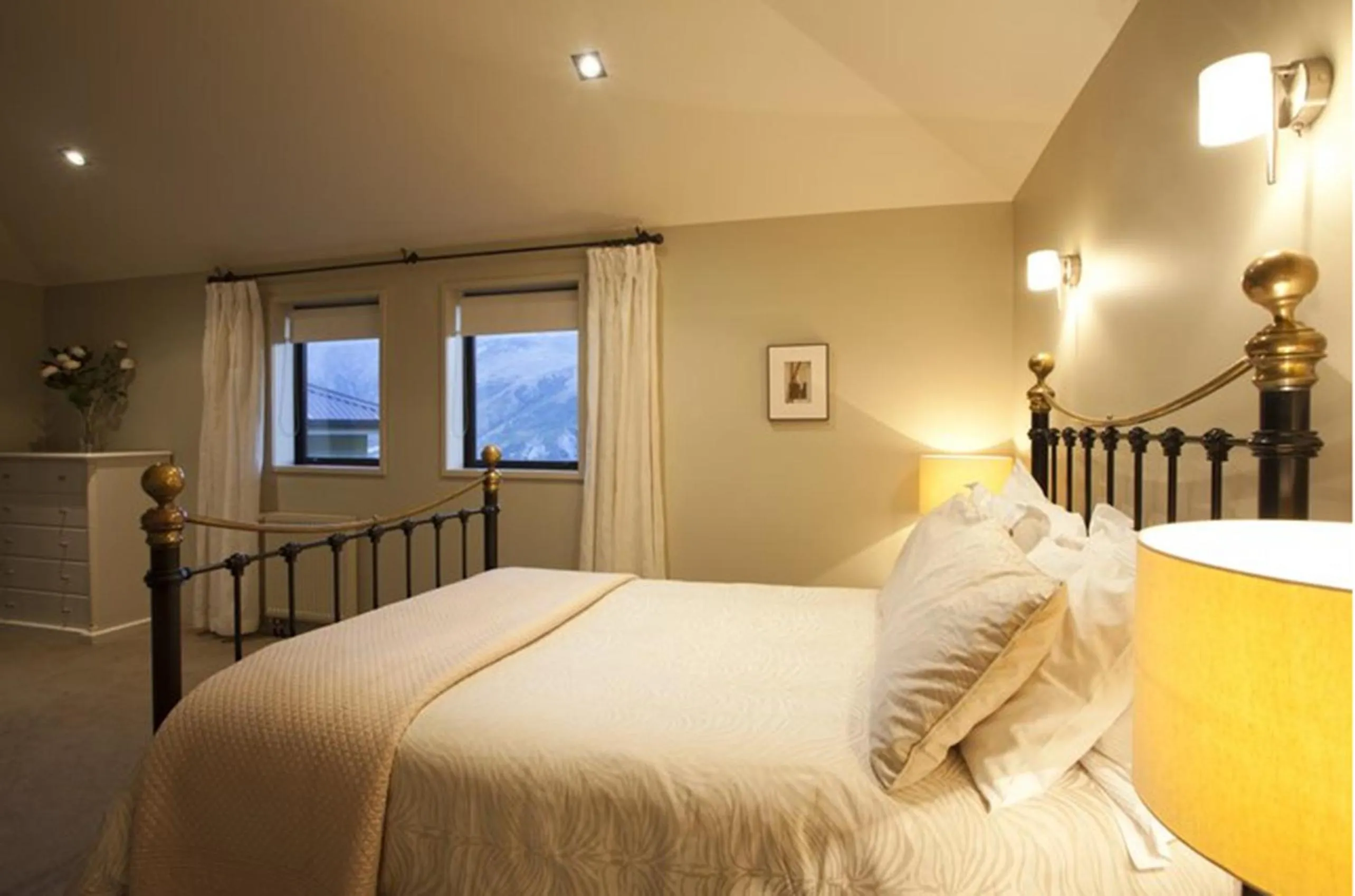 Bed in Gibbston House Boutique B&B