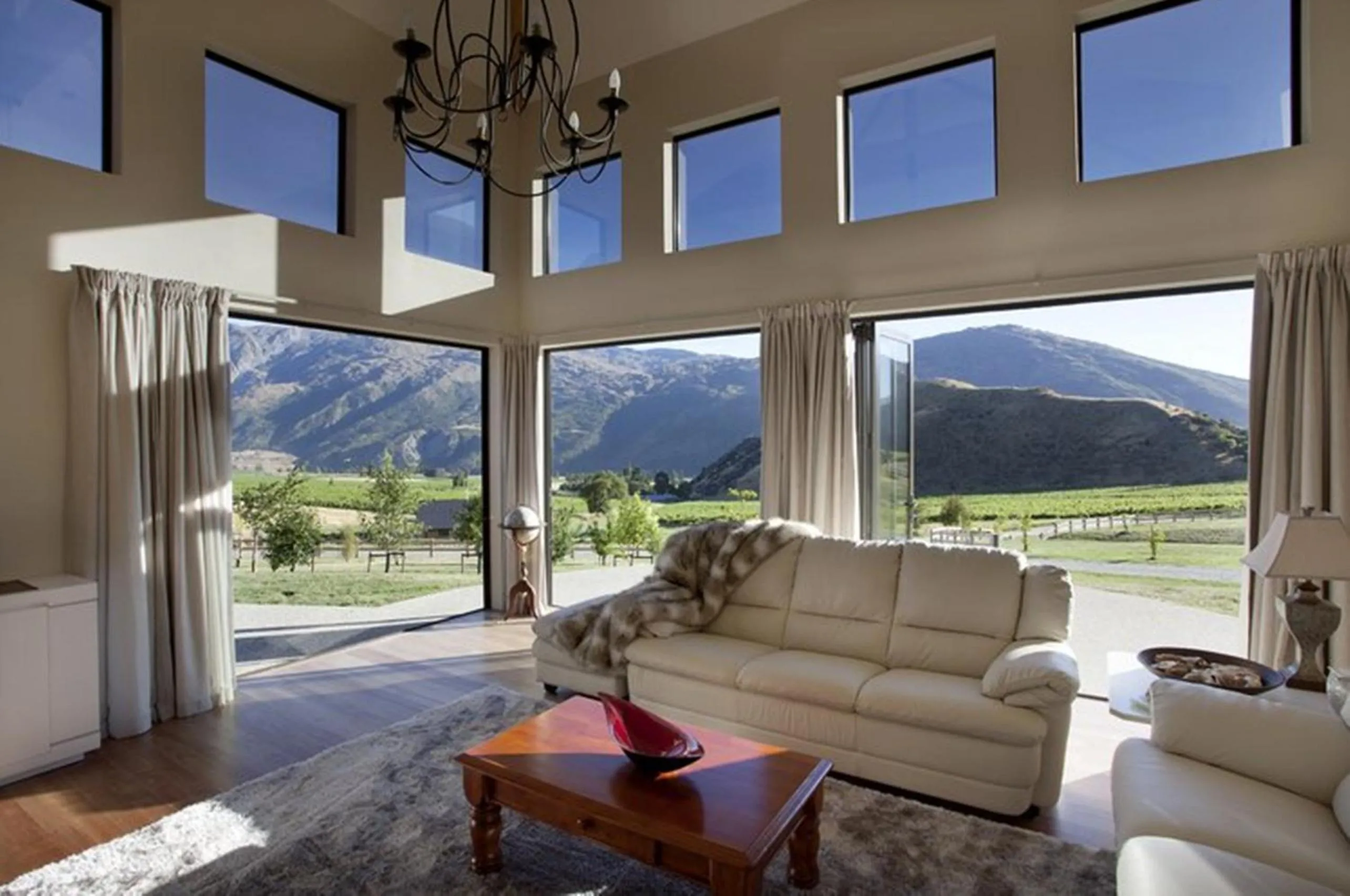 Living room in Gibbston House Boutique B&B