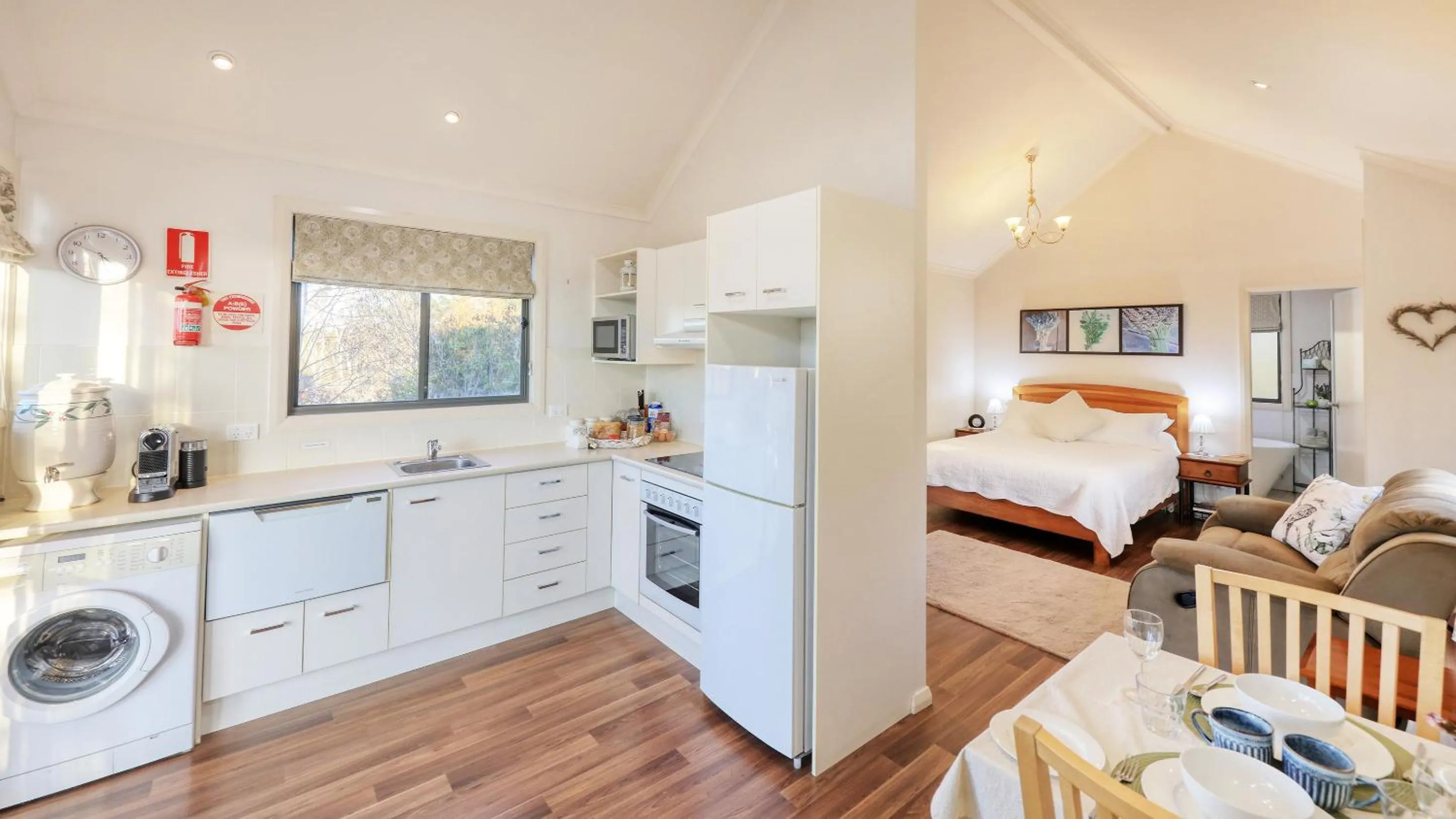 Photo of the whole room in Grace Cottages