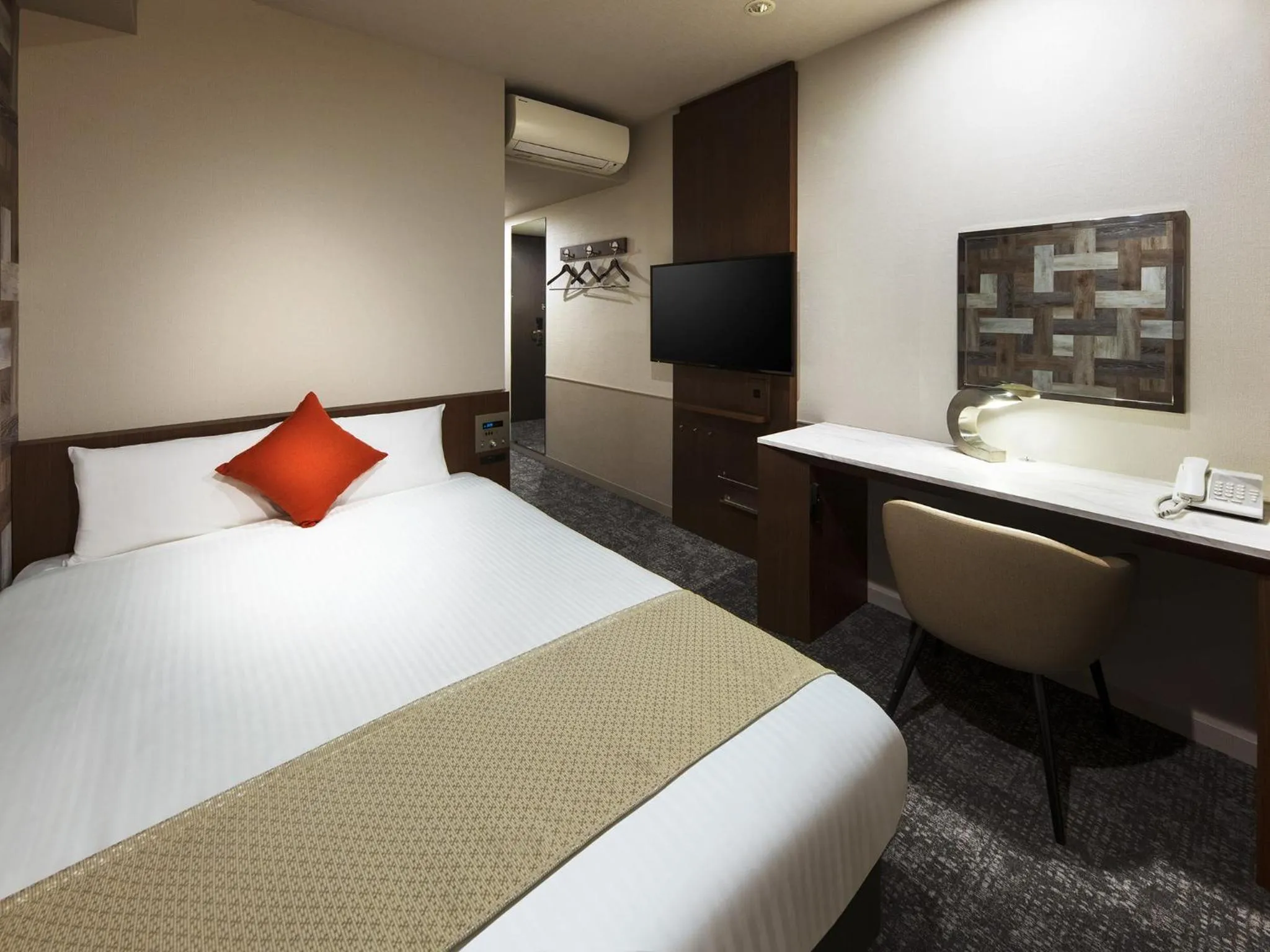 Photo of the whole room, Bed in Hotel Villa Fontaine Tokyo-hatchobori