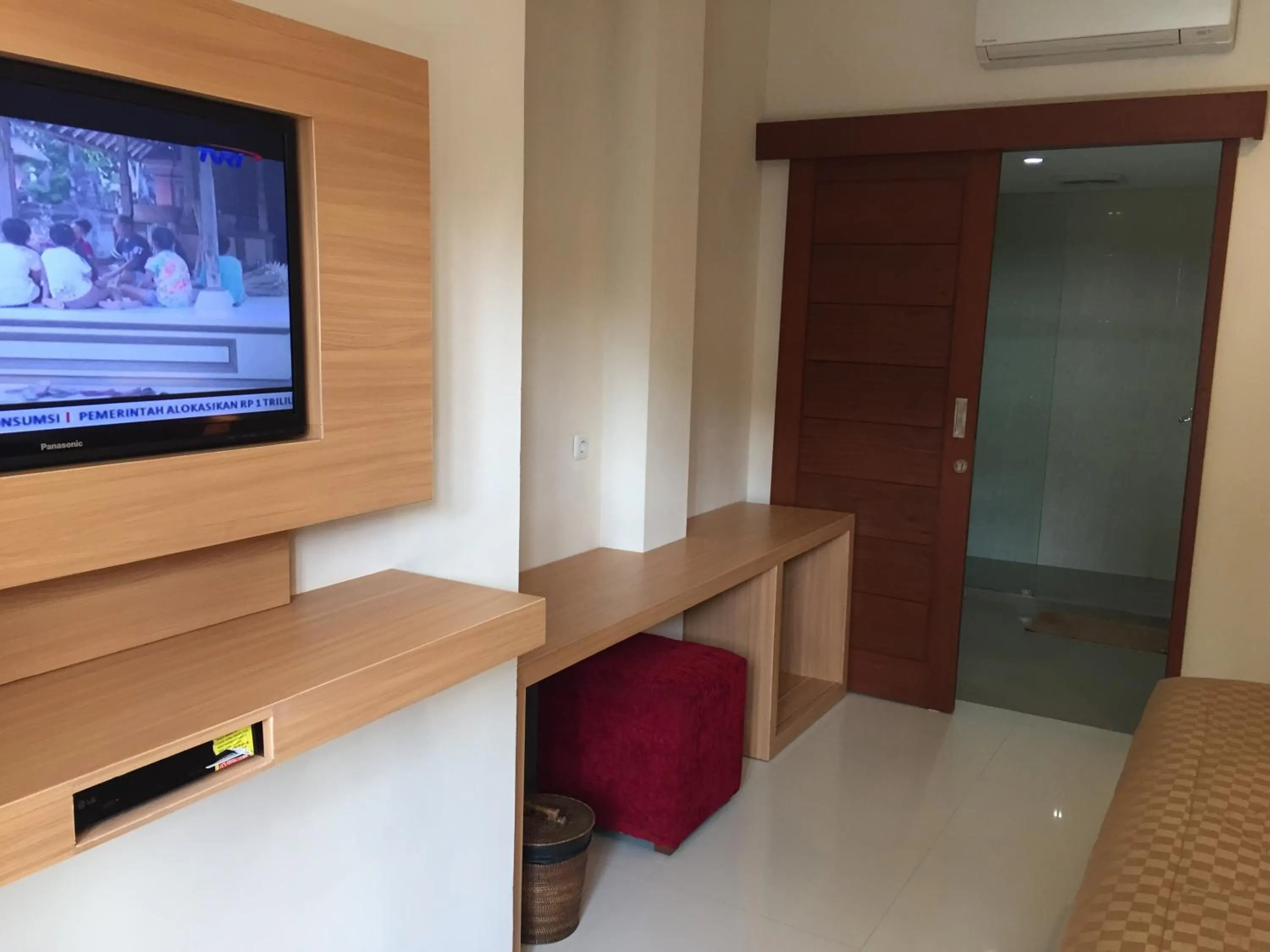 Photo of the whole room in Teja Home Stay