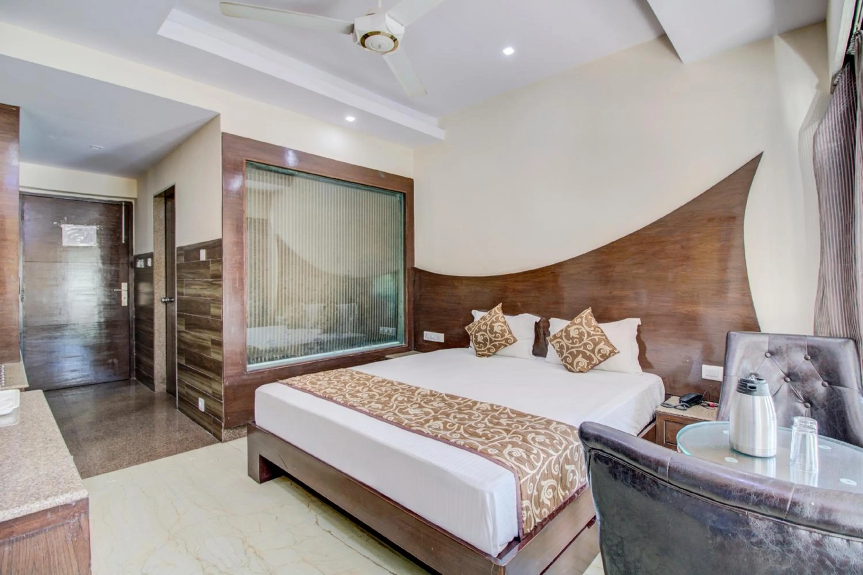 Photo of the whole room, Bed in Hotel Royale Palace