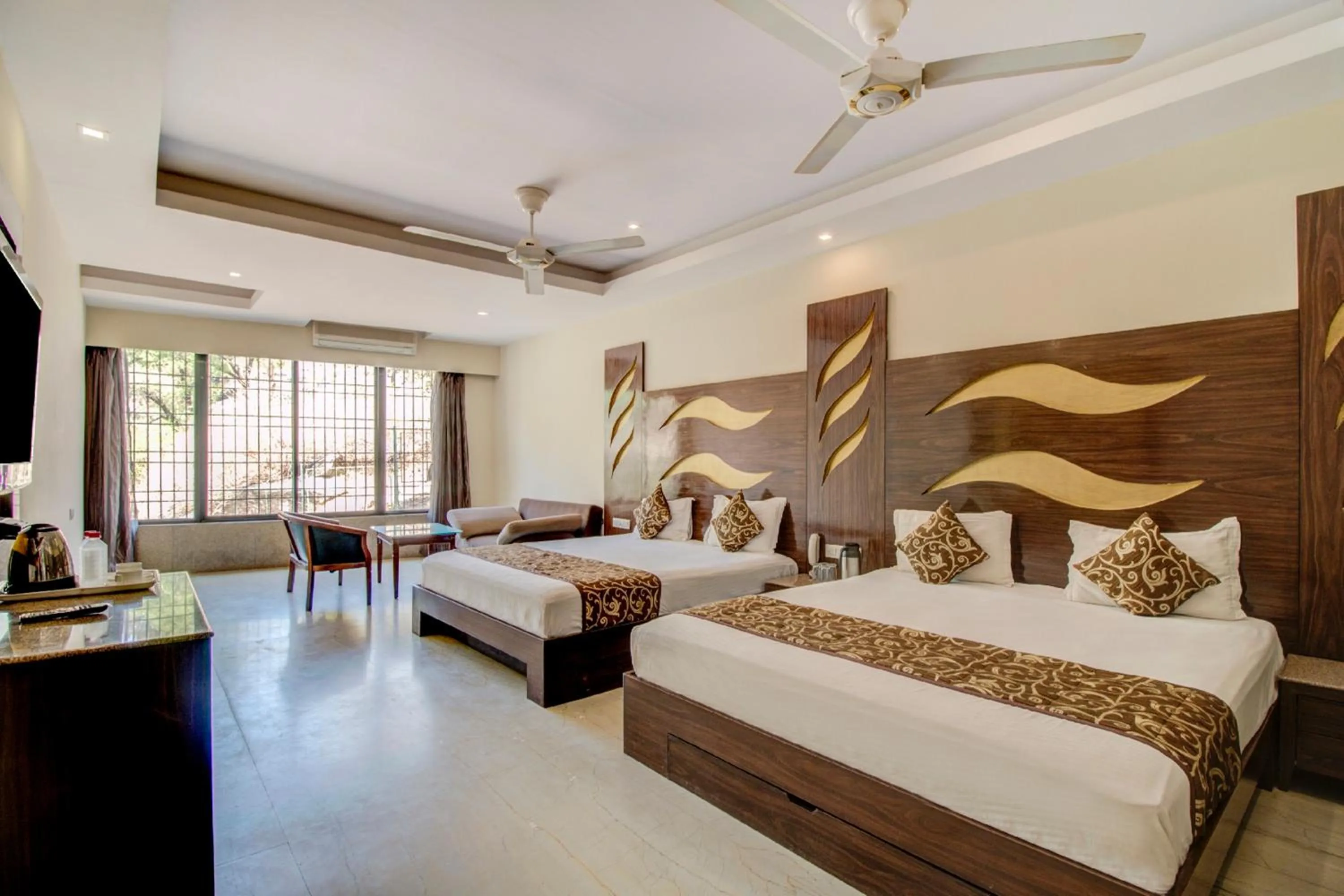 Photo of the whole room, Bed in Hotel Royale Palace