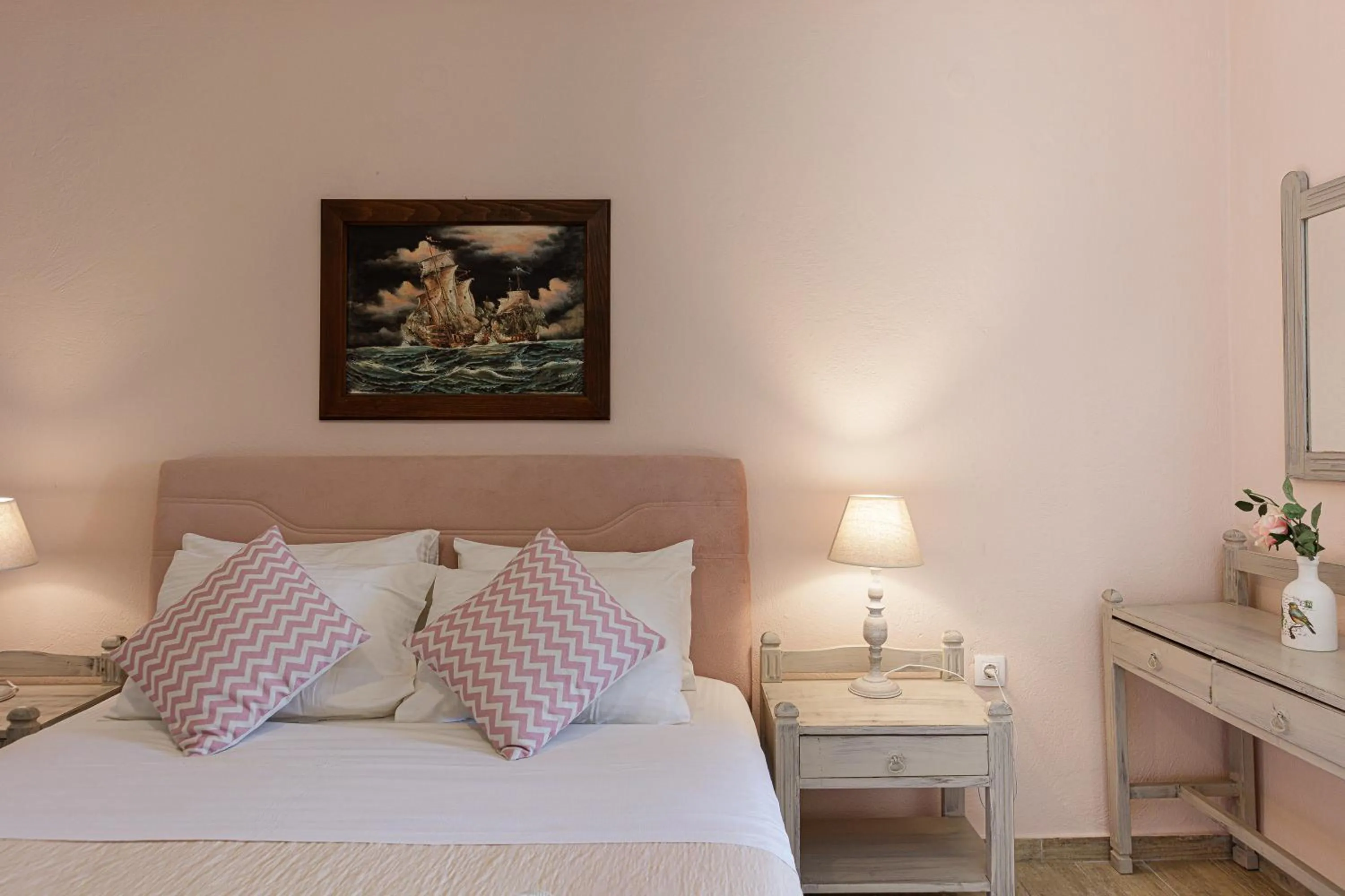 Bed in Kasteli Studios & Apartments