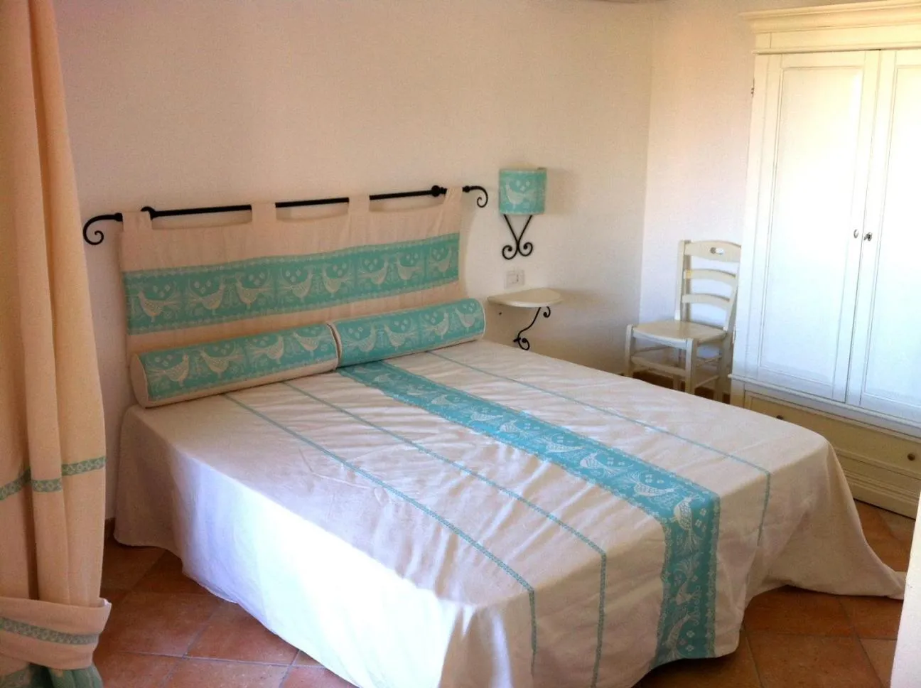 Bedroom, Bed in Sardinia Beach Apartments