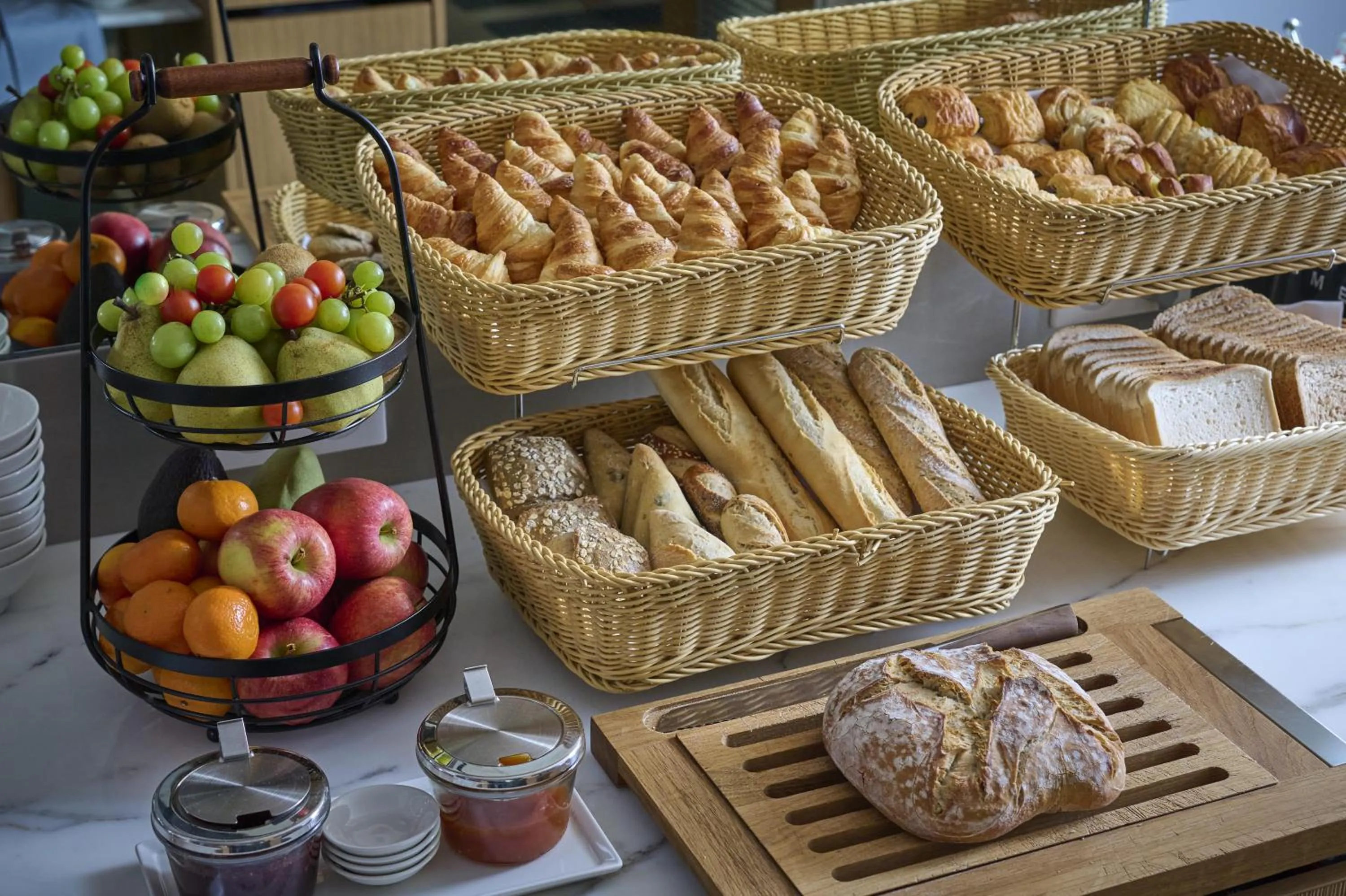 Restaurant/places to eat in Fraser Suites Le Claridge Champs-Elysées